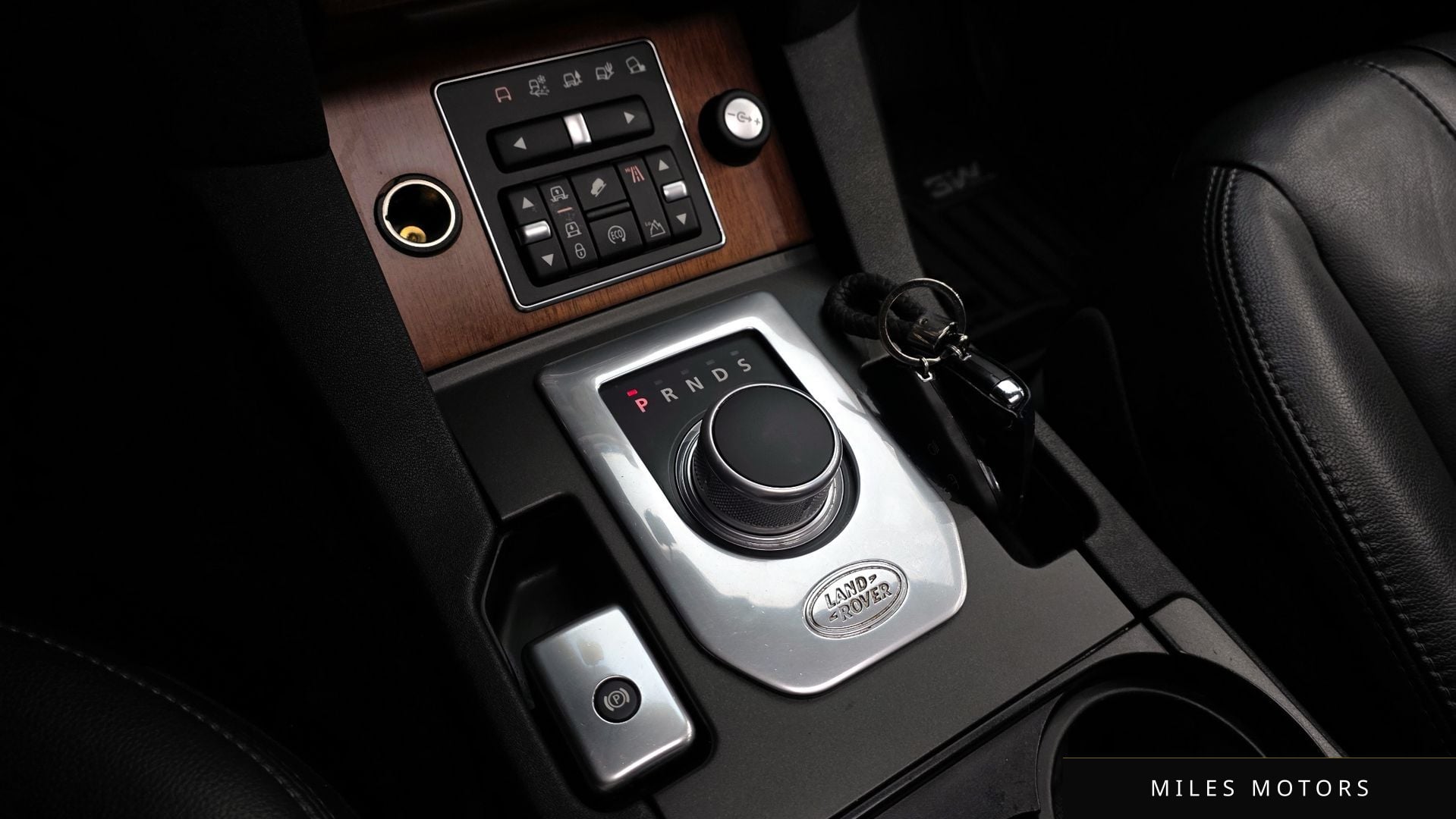 Land Rover Discovery 2015 — миниатюра 9