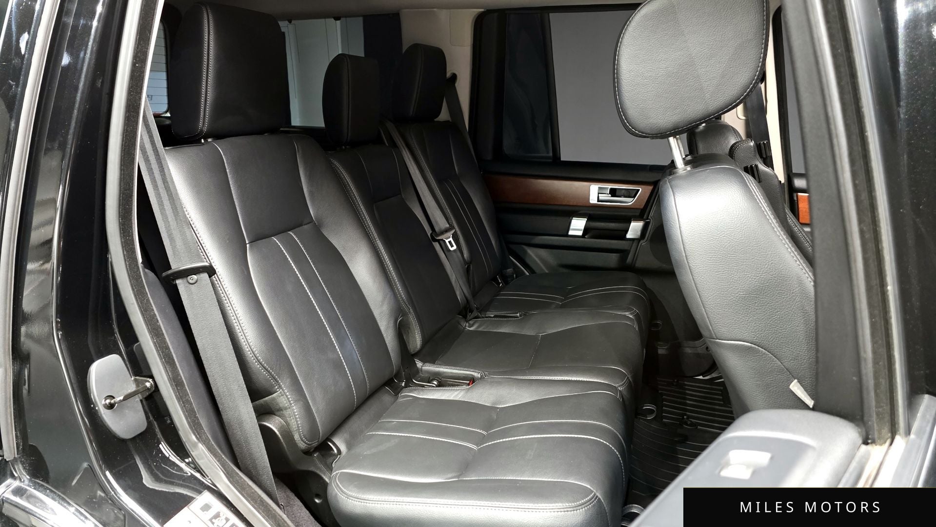Land Rover Discovery 2015 — миниатюра 11
