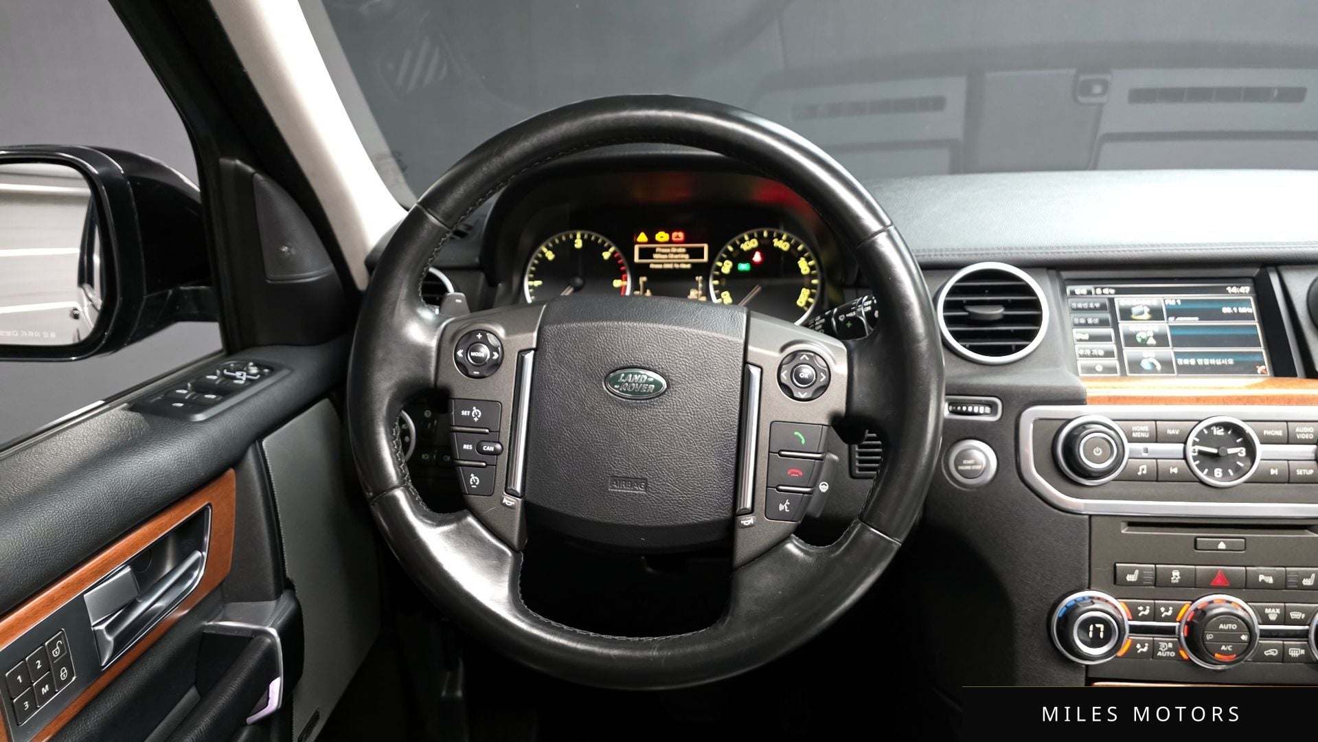 Land Rover Discovery 2015 — миниатюра 12
