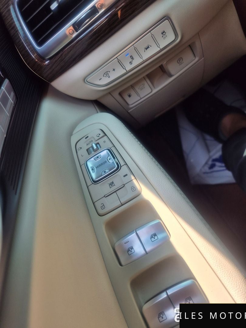 Genesis G90 2021 — миниатюра 11