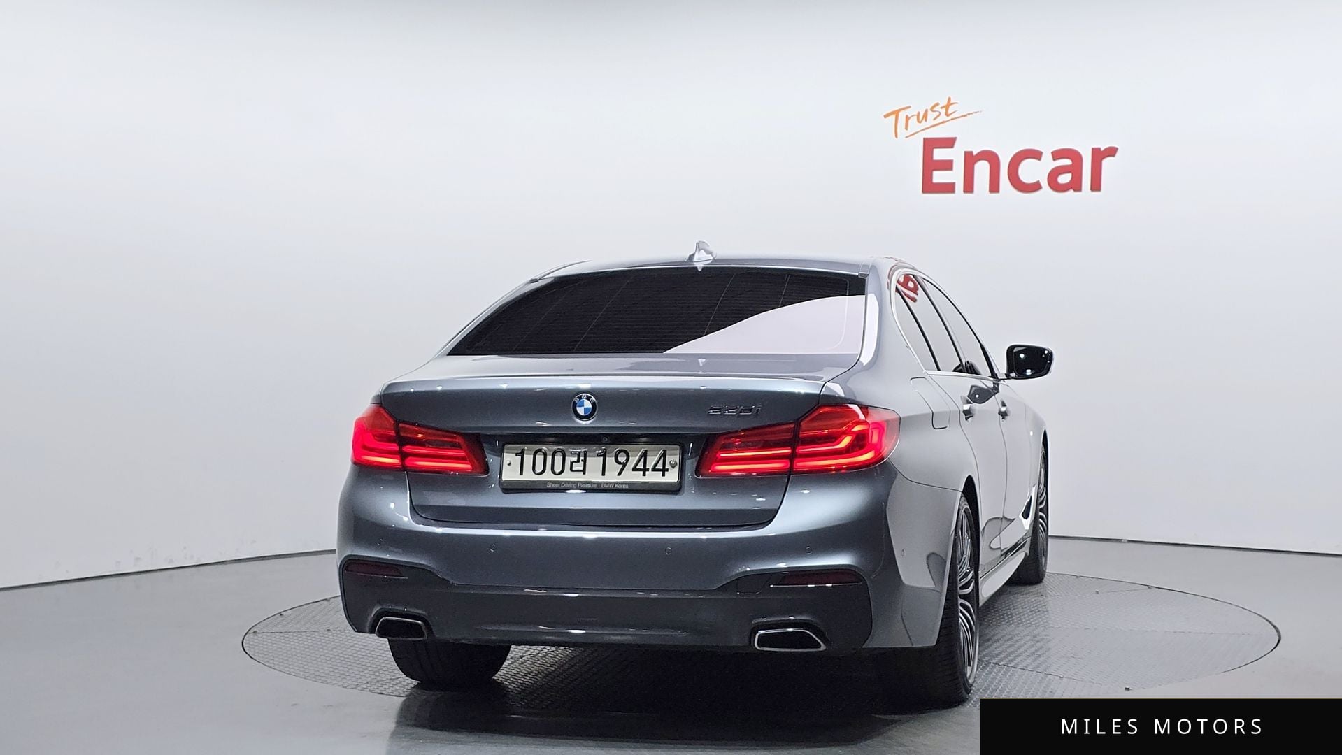 BMW 5 Series (G30) 2019 — миниатюра 3