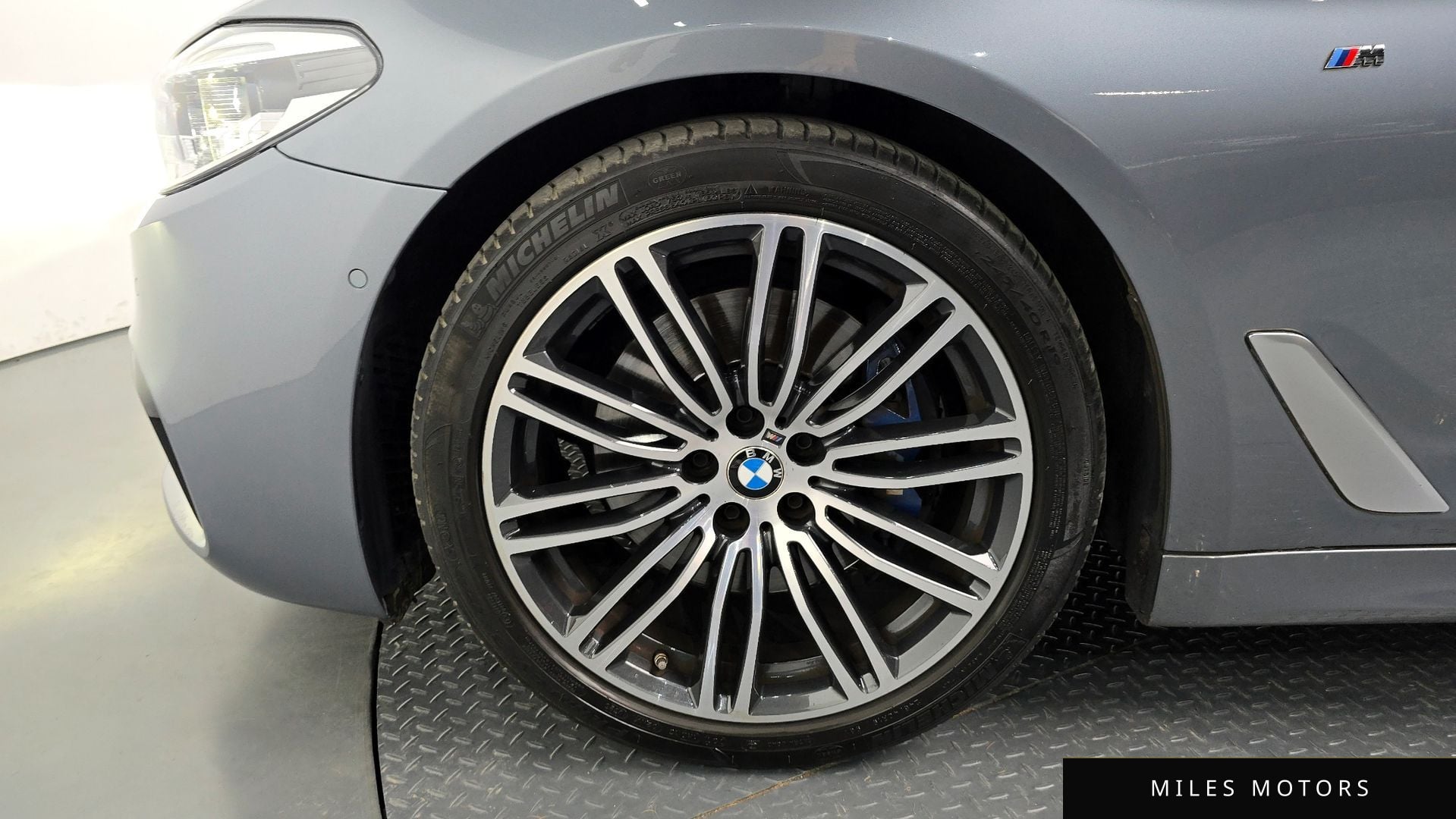 BMW 5 Series (G30) 2019 — миниатюра 4