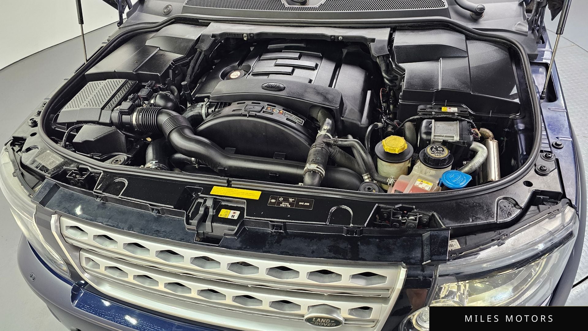 Land Rover Discovery 2014 — миниатюра 6