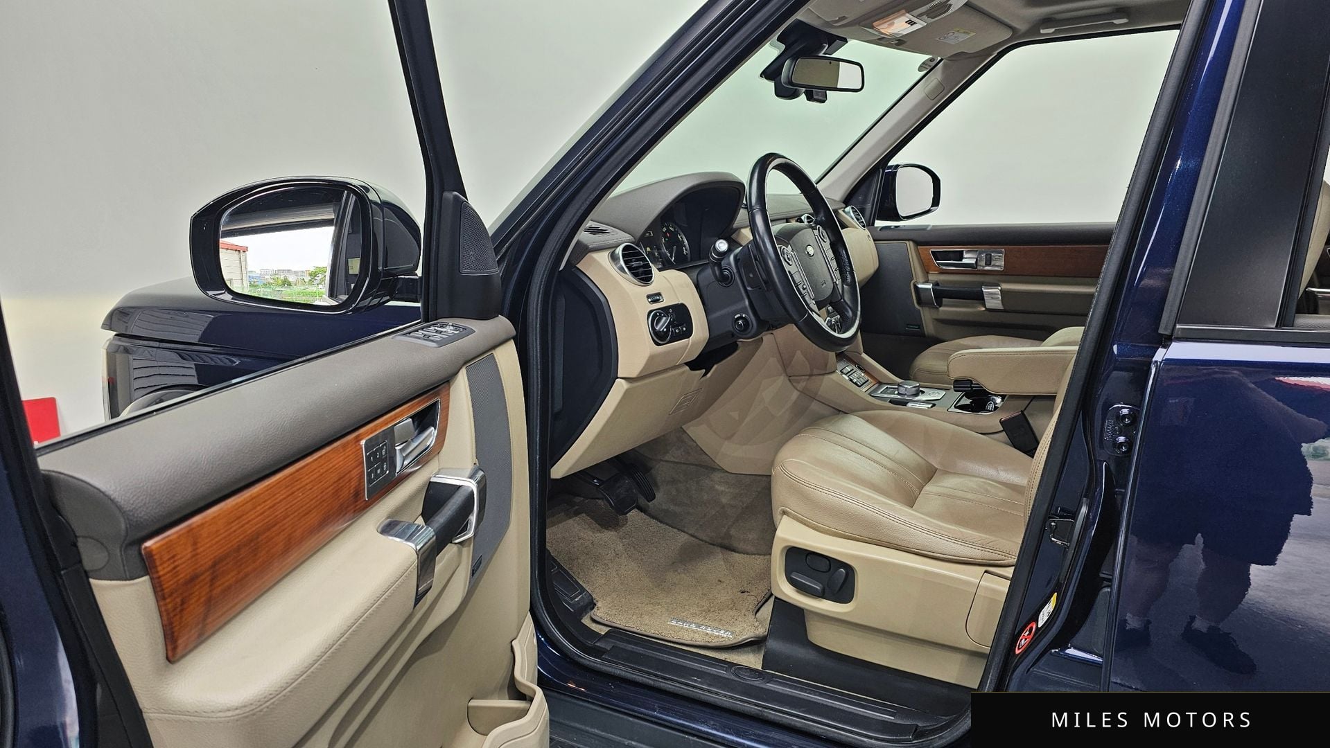 Land Rover Discovery 2014 — миниатюра 10