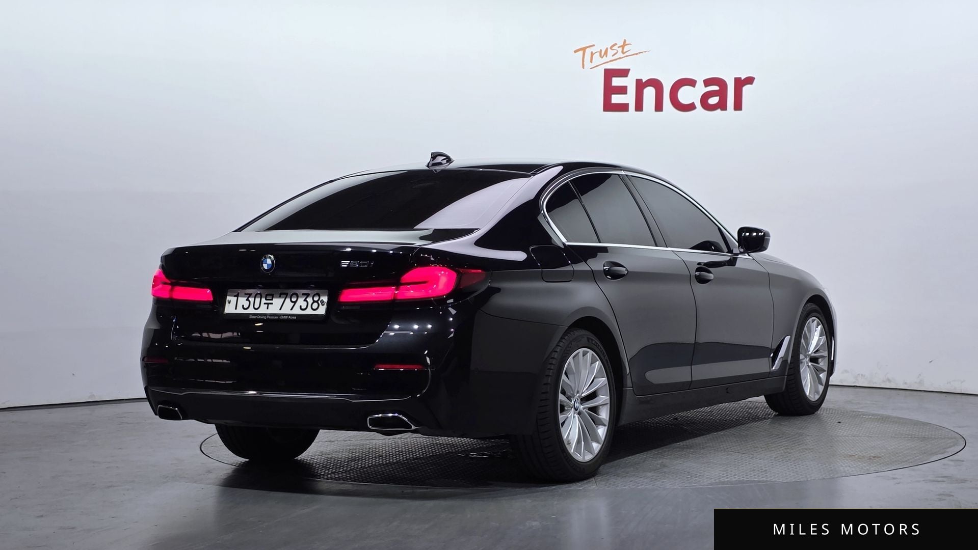 BMW 5 Series (G30) 2022 — миниатюра 2
