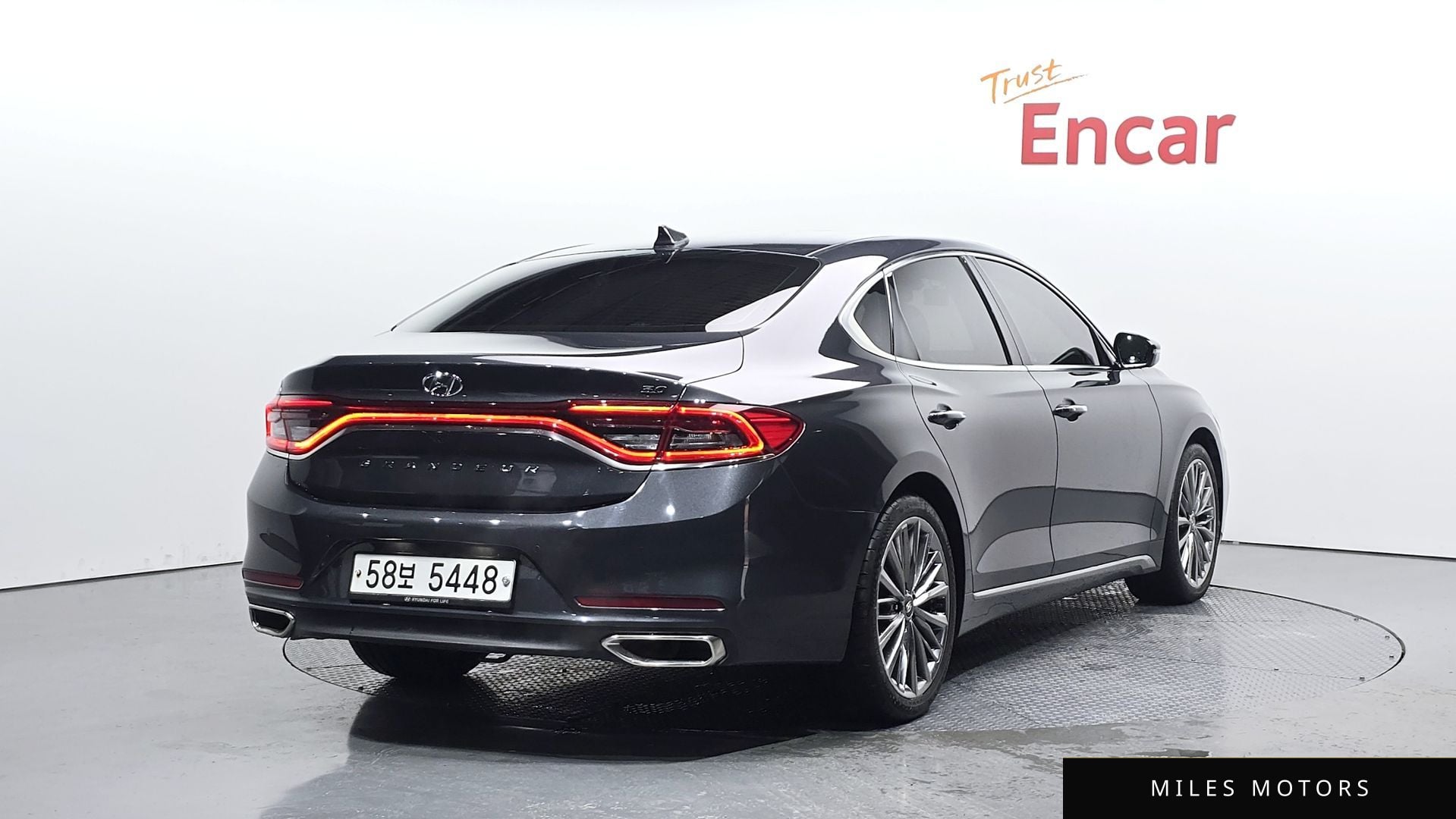 Hyundai Grandeur 2018 — фото 1 из 12