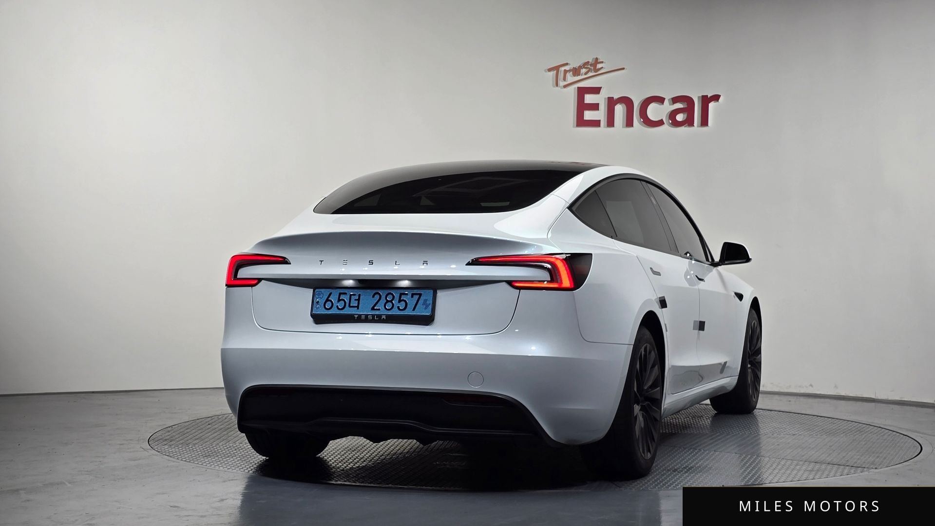 Tesla Model 3 2024 — миниатюра 3