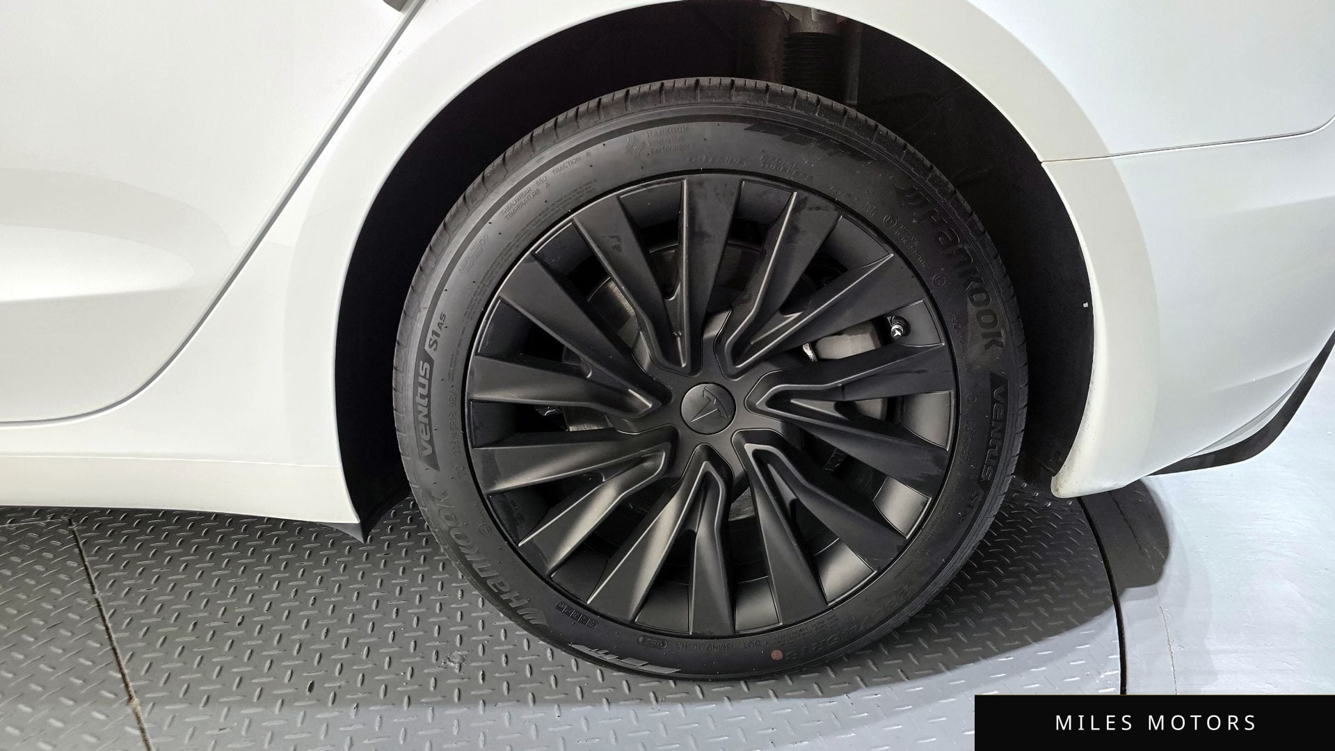 Tesla Model 3 2024 — миниатюра 6