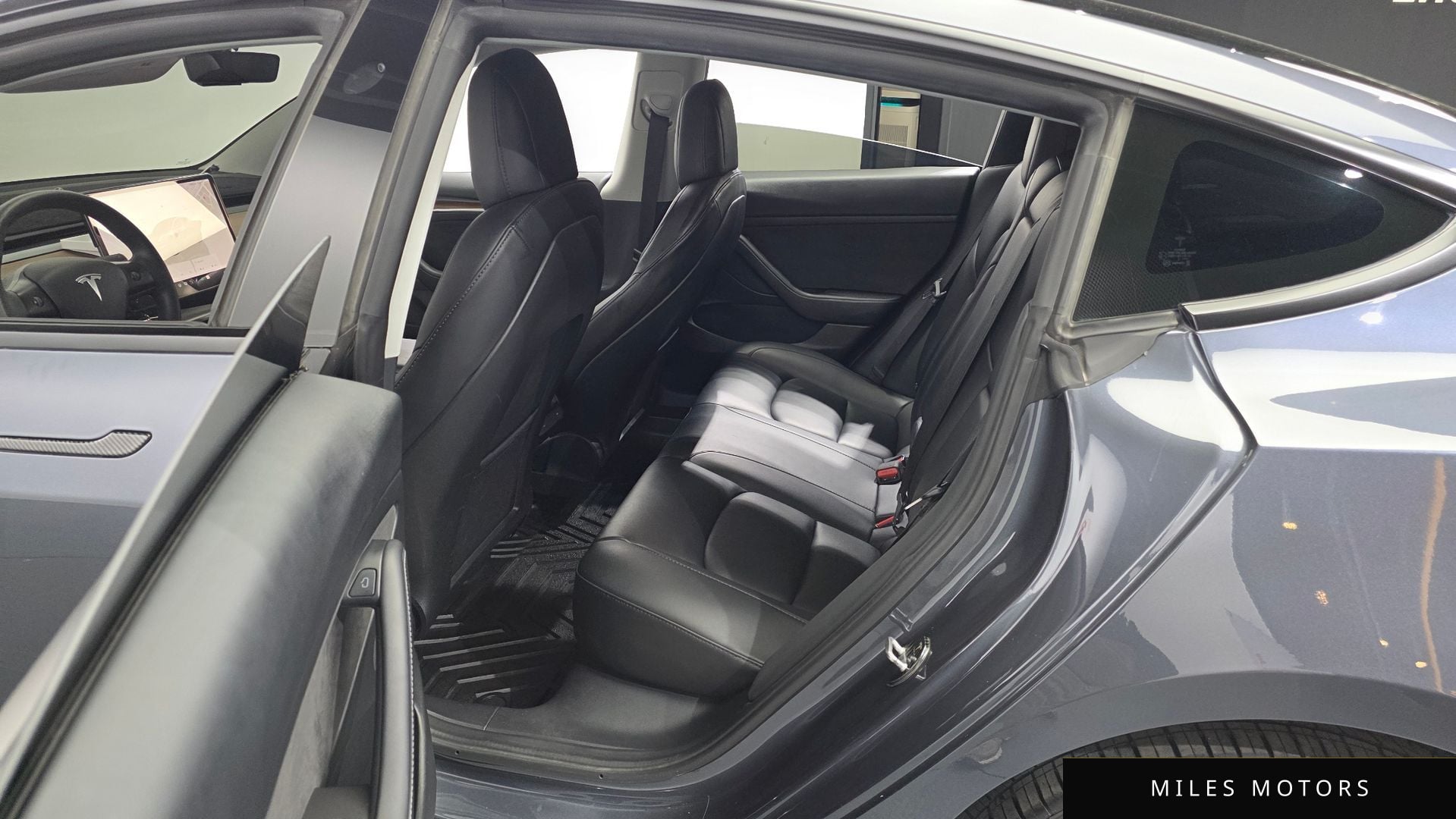 Tesla Model 3 2022 — миниатюра 11