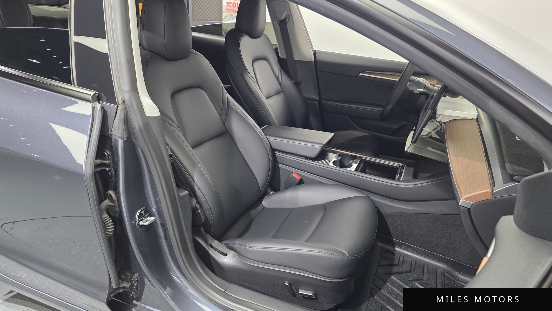 Tesla Model 3 2022 — миниатюра 12