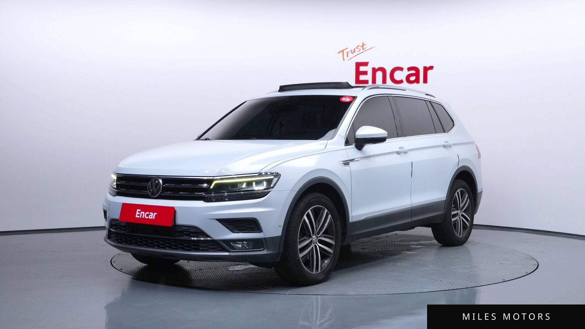Volkswagen Tiguan 2018 — фото 1 из 12