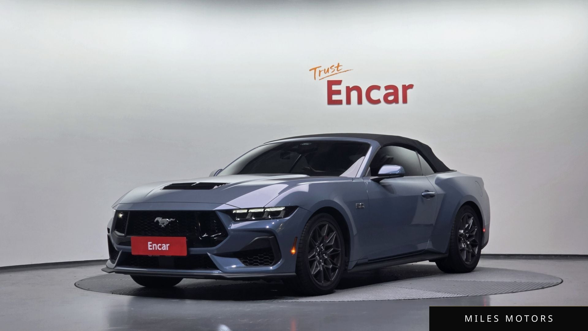 Ford Mustang 2024 — фото 1 из 12
