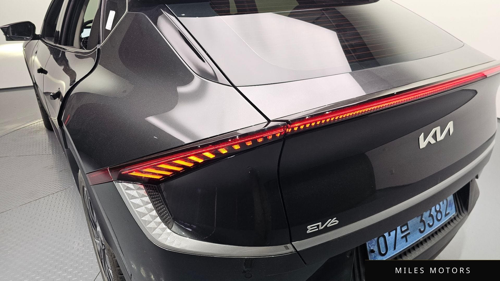 Kia EV6 2023 — миниатюра 9