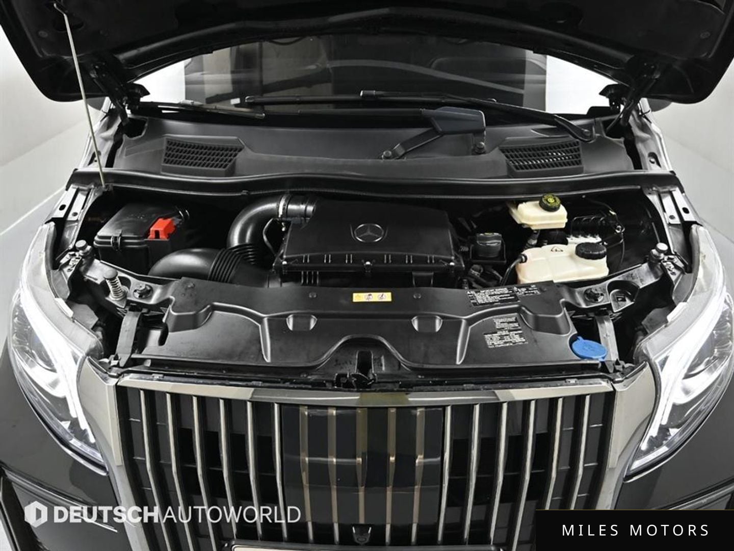 Mercedes-Benz V-Class 2016 — миниатюра 6