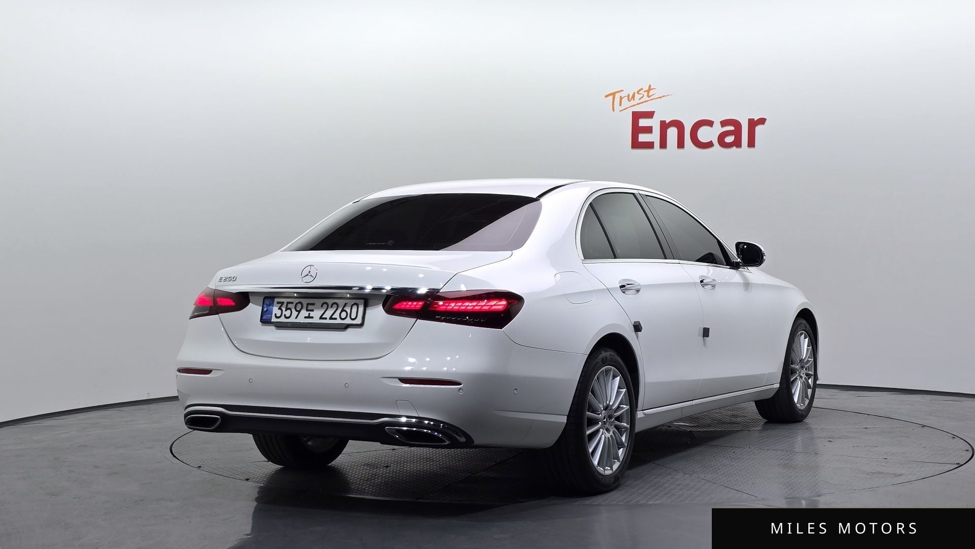 Mercedes-Benz E-Class W213 2022 — миниатюра 2