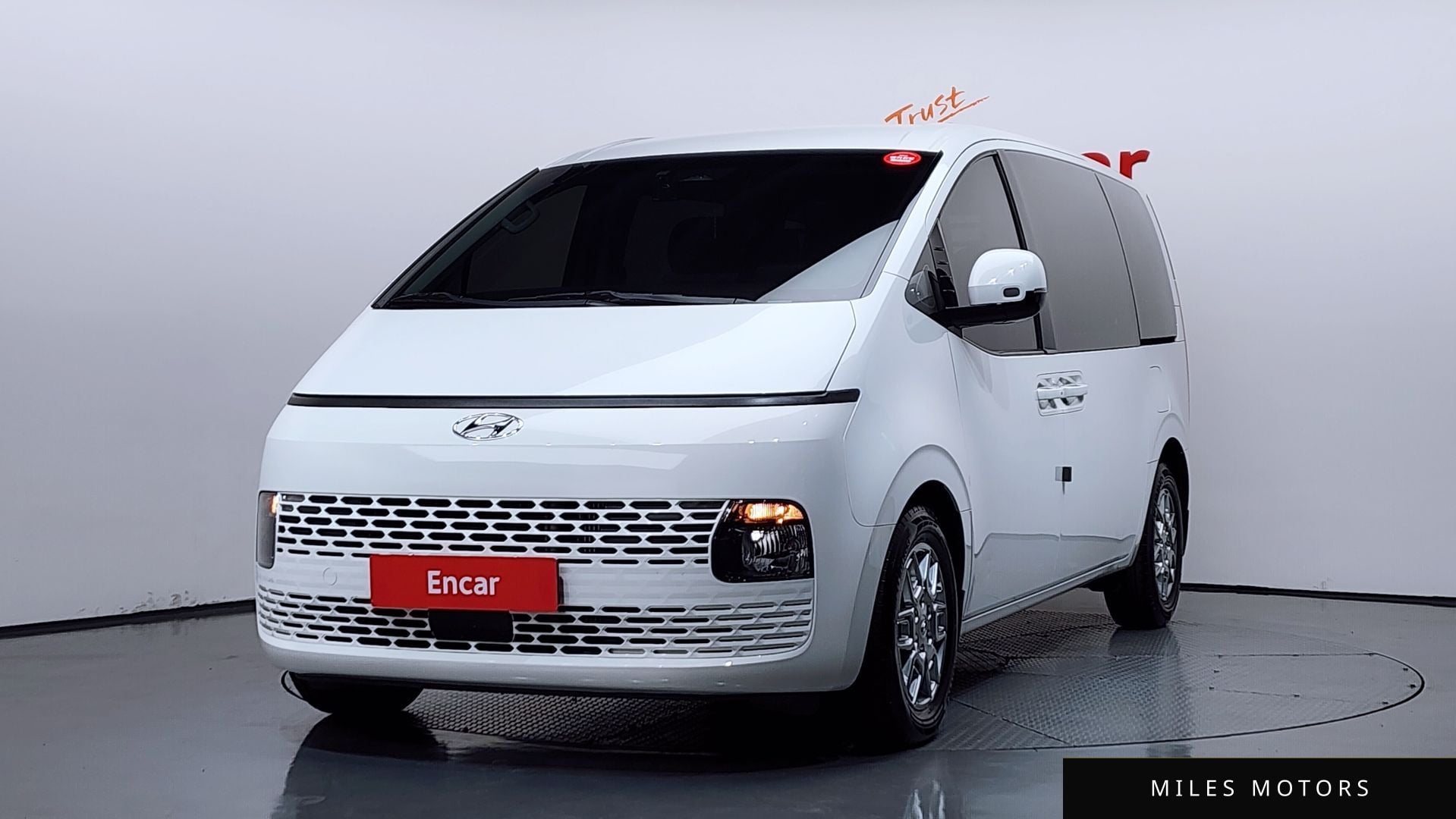 Hyundai Staria 2023 — фото 1 из 12