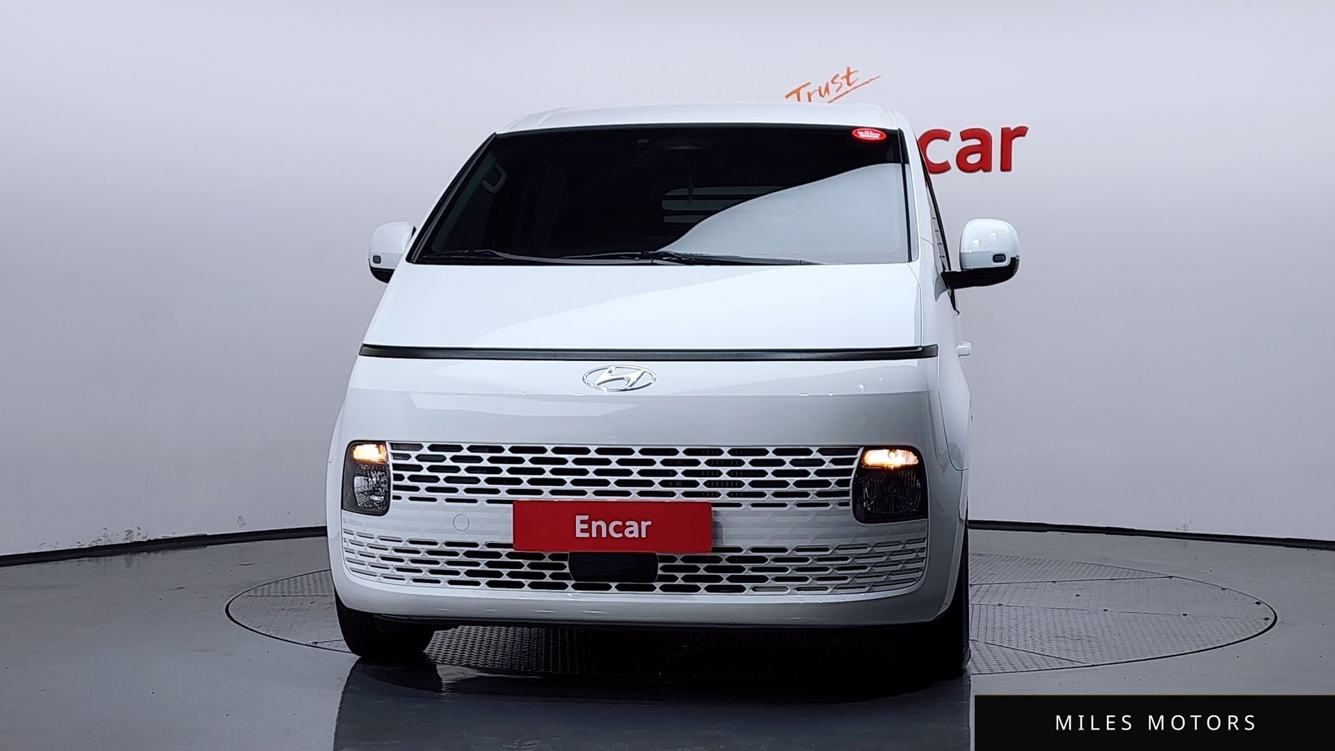 Hyundai Staria 2023 — миниатюра 3