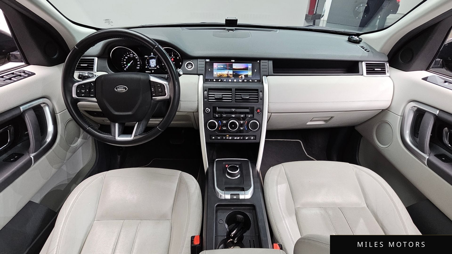 Land Rover Discovery Sport 2017 — миниатюра 9