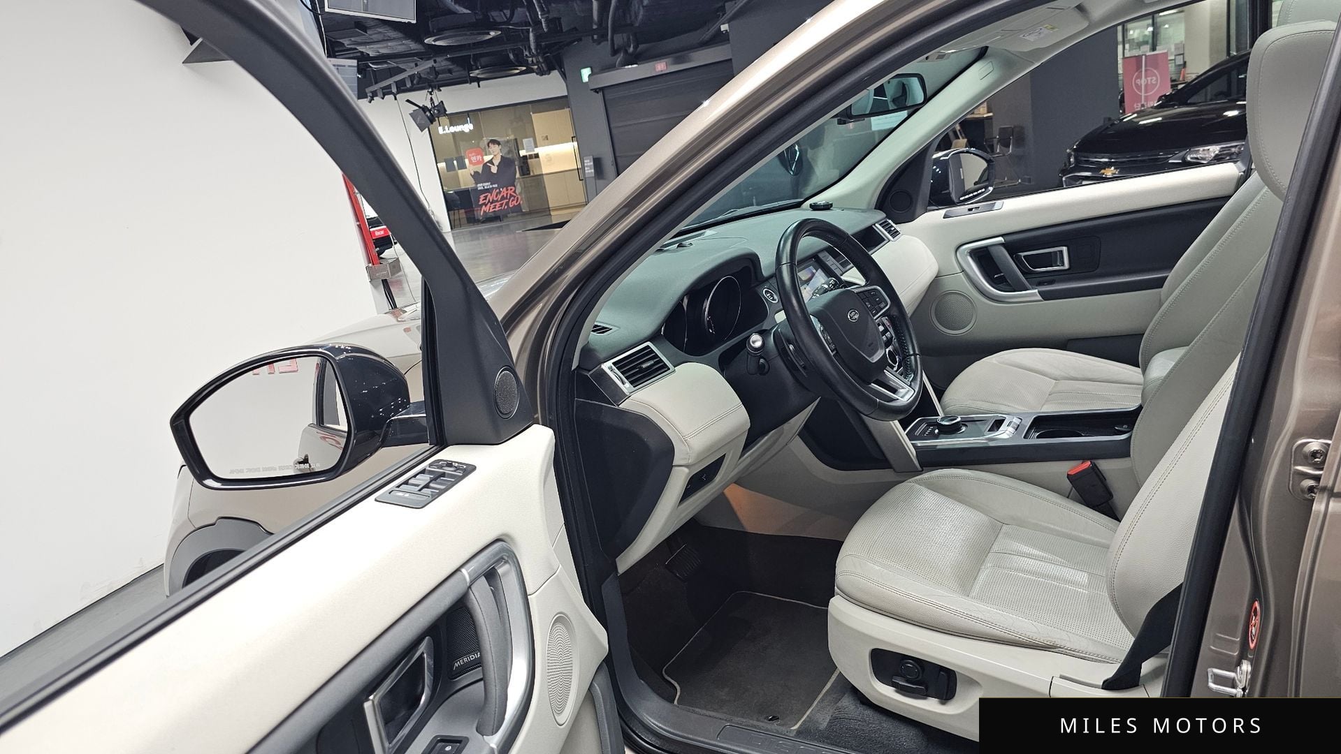 Land Rover Discovery Sport 2017 — миниатюра 12
