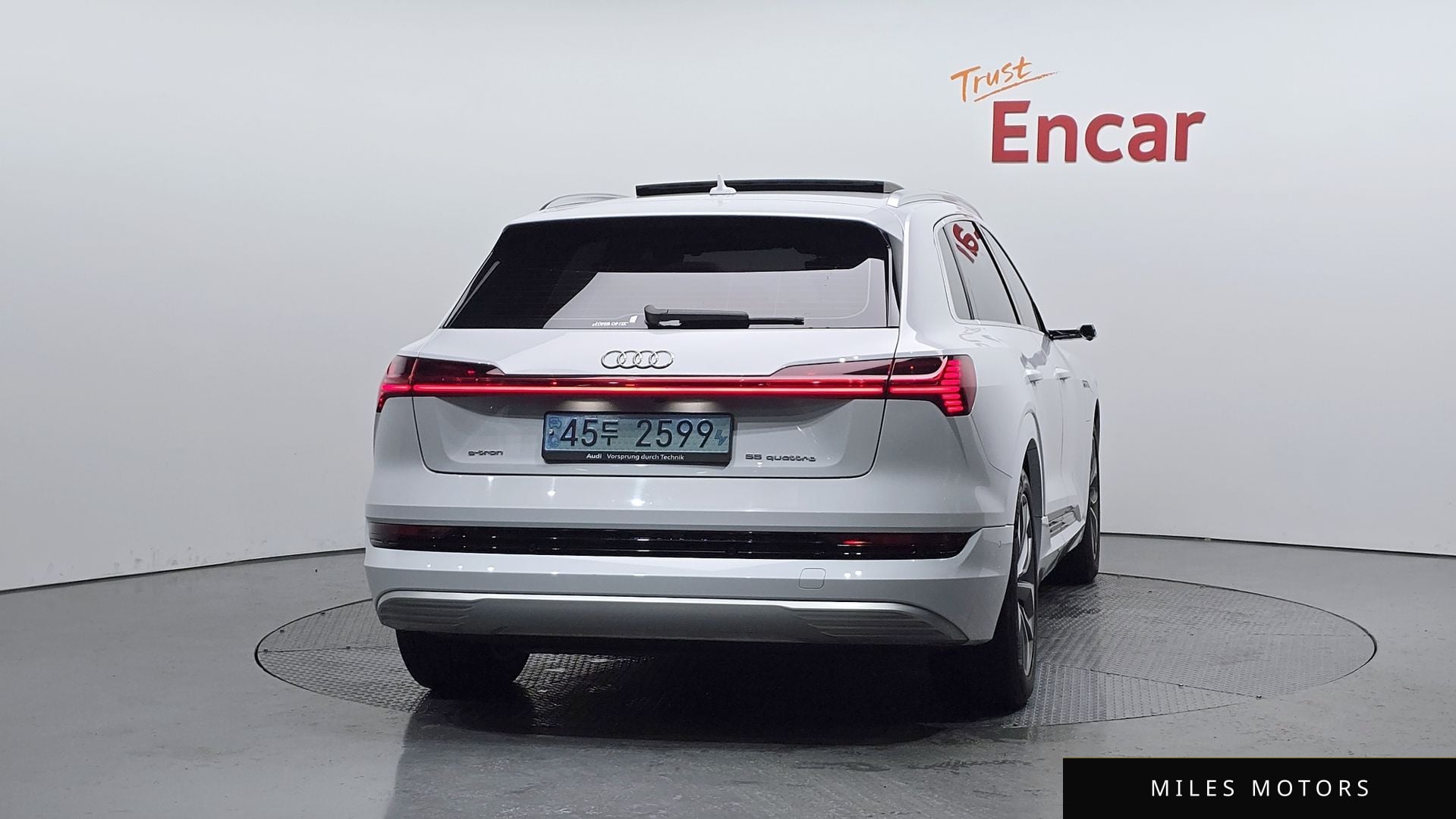 Audi e-tron 2022 — миниатюра 3