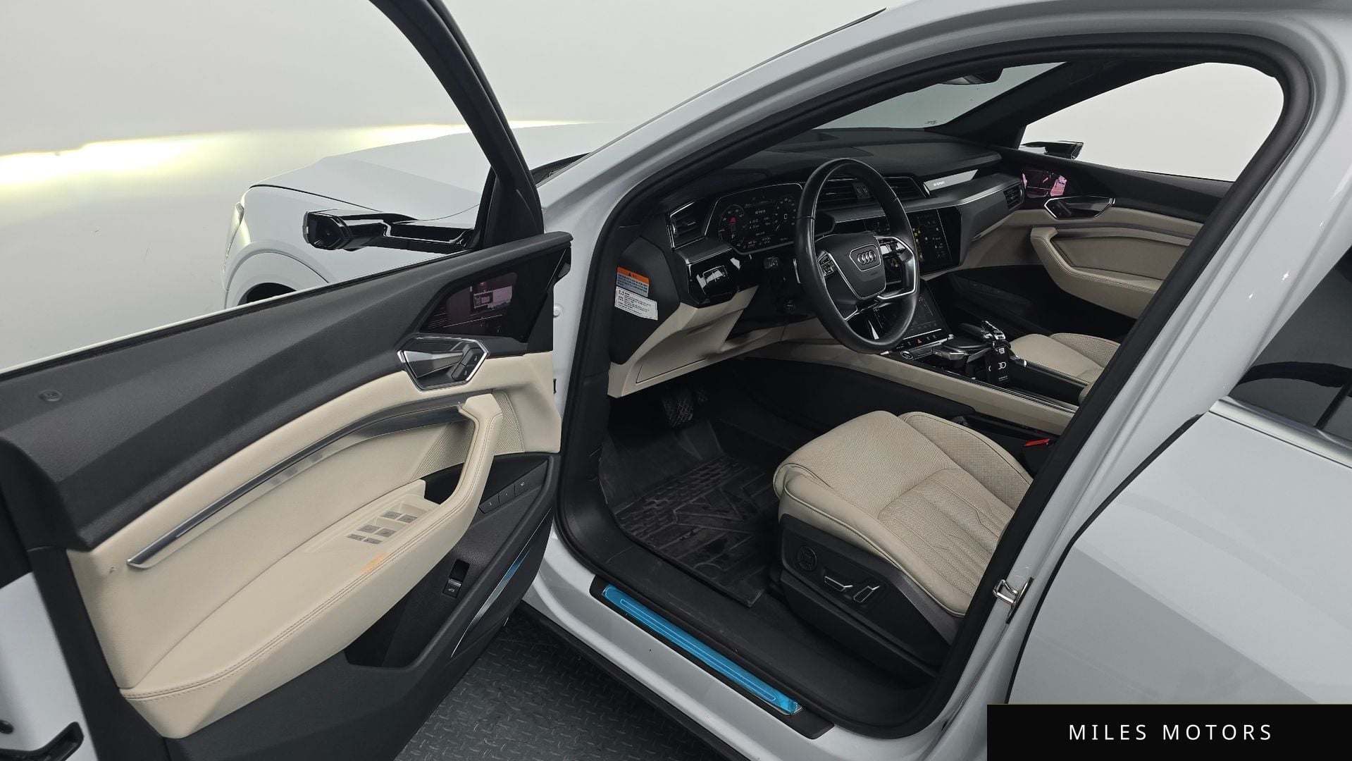 Audi e-tron 2022 — миниатюра 12