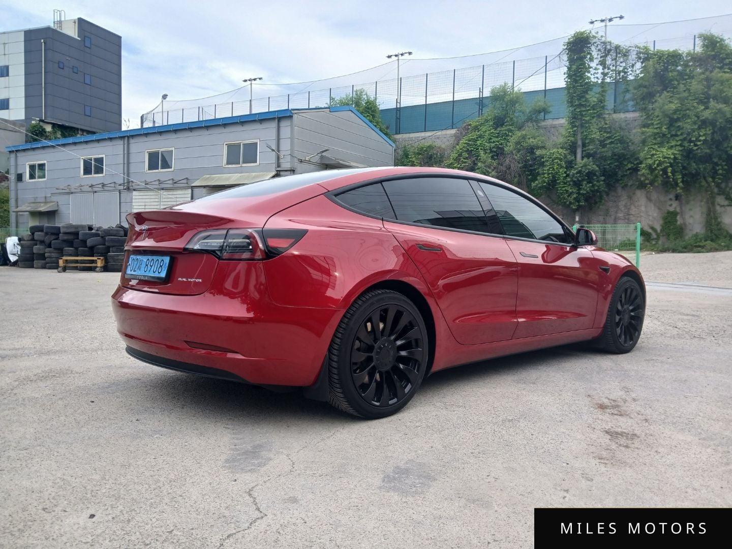 Tesla Model 3 2020 — миниатюра 4