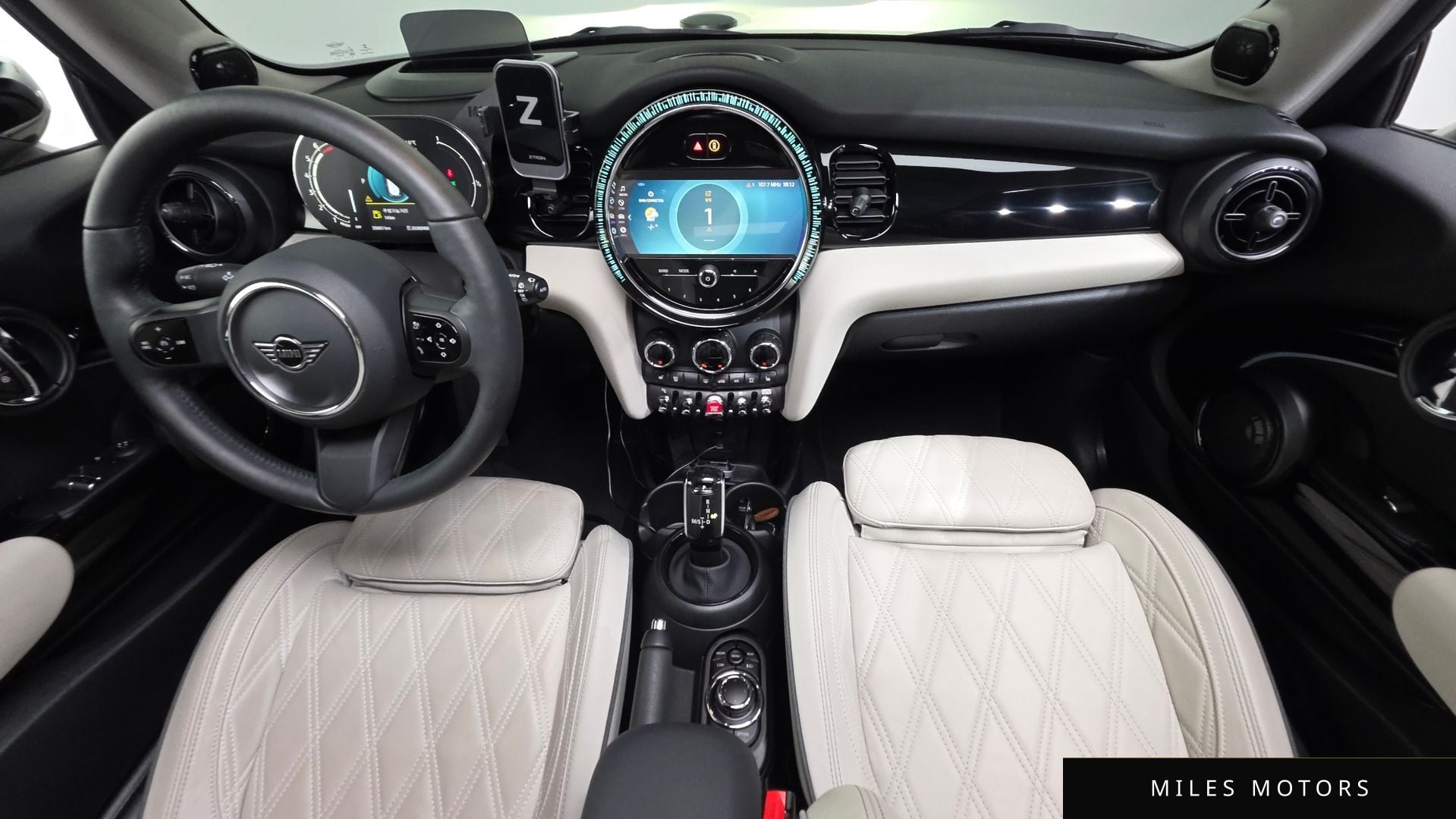 MINI Cooper S 2023 — миниатюра 10