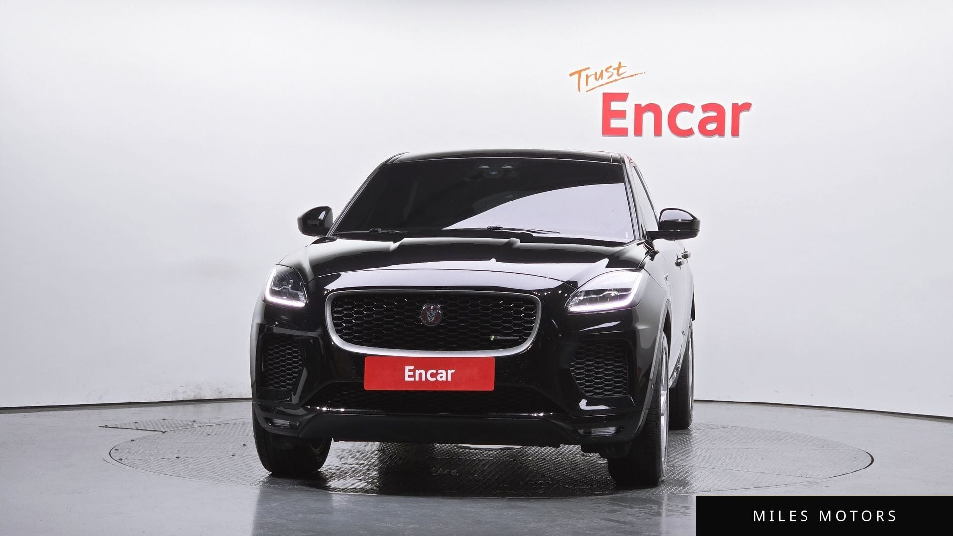 Jaguar E-PACE 2018 — миниатюра 3