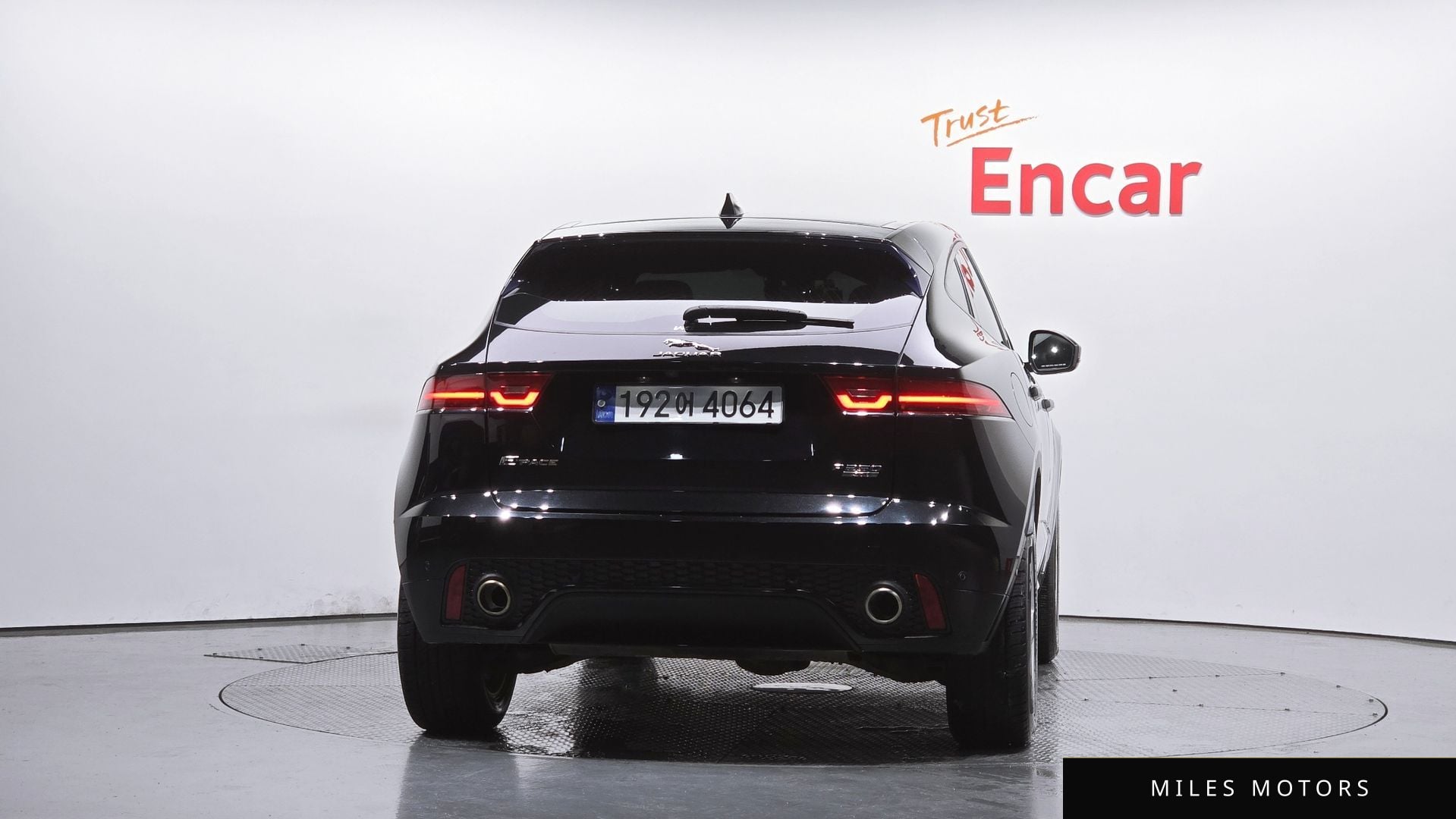 Jaguar E-PACE 2018 — миниатюра 4