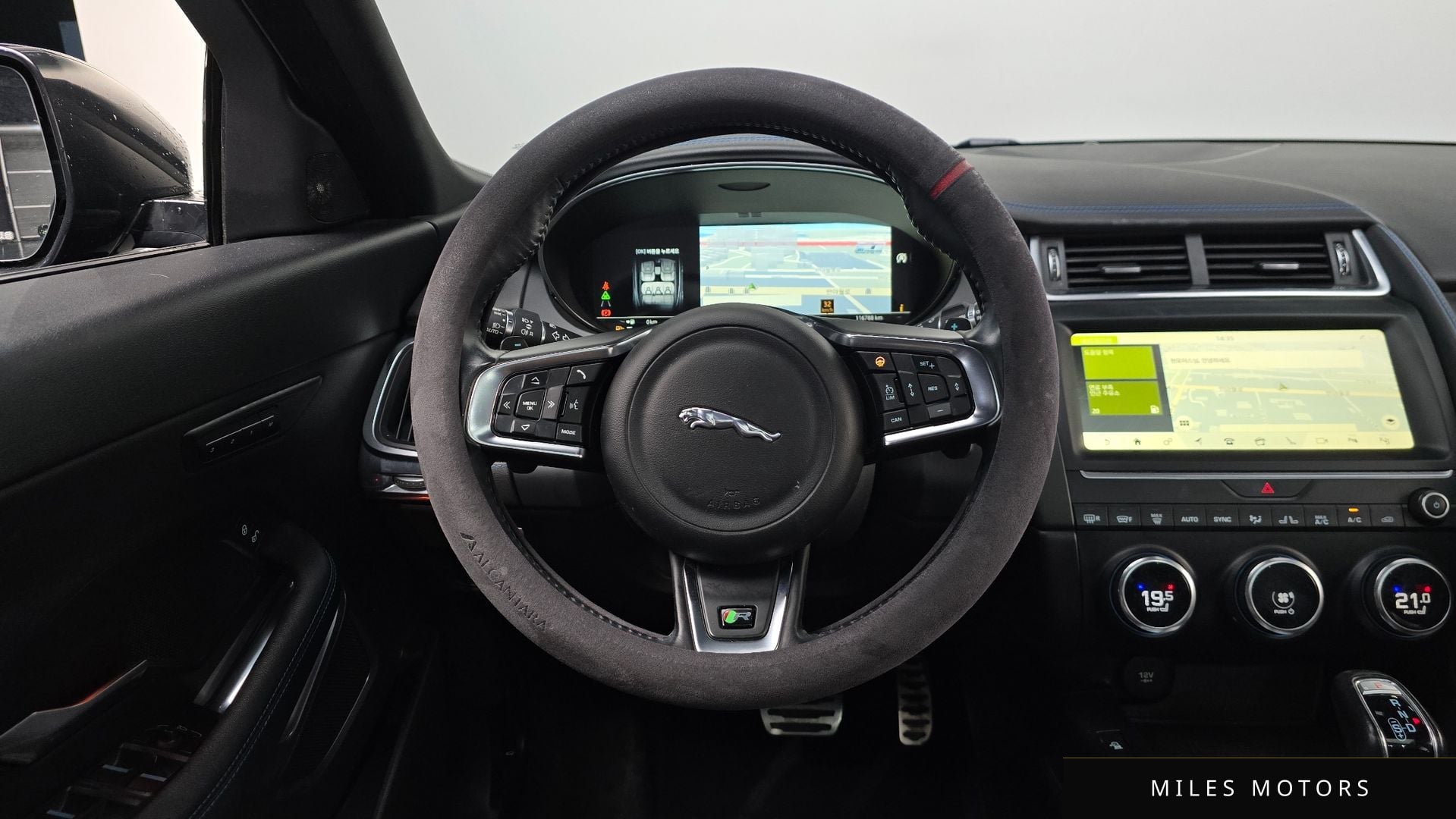 Jaguar E-PACE 2018 — миниатюра 12
