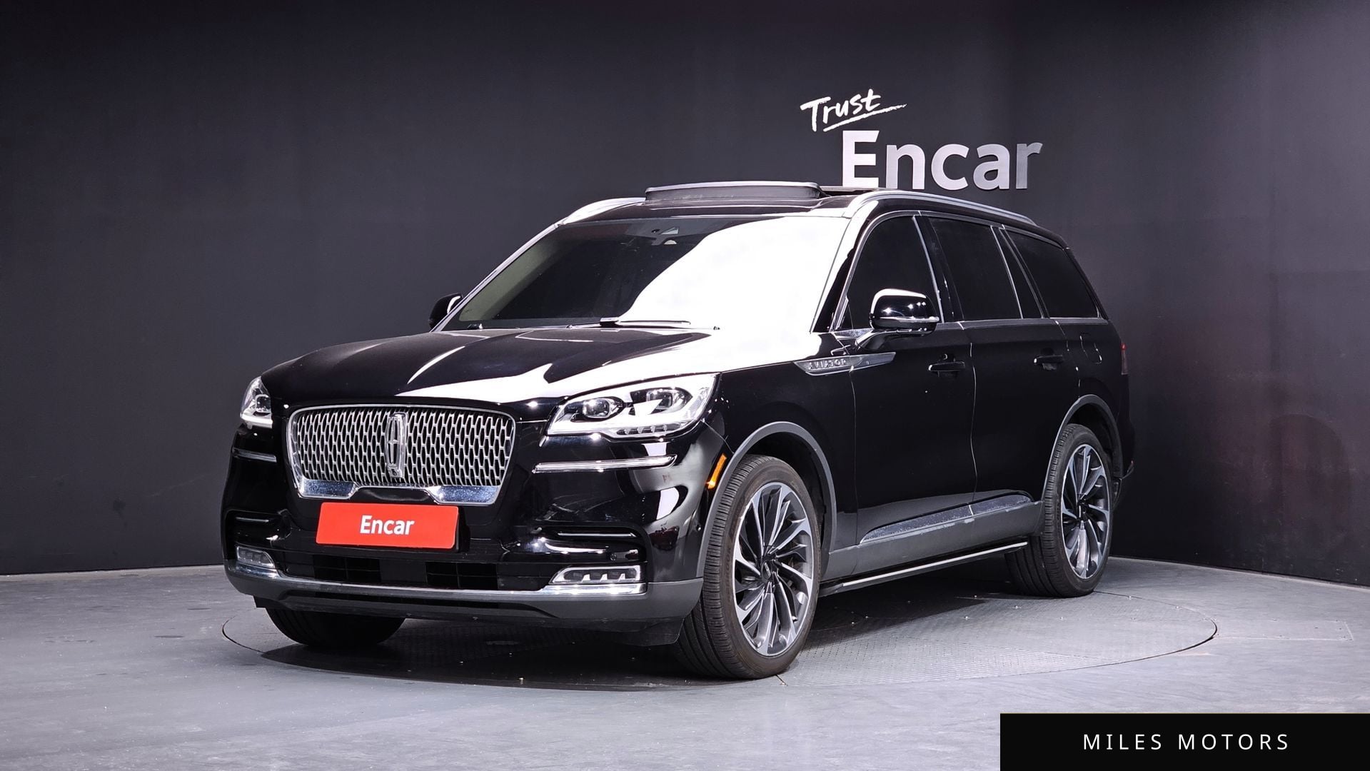 Lincoln Aviator 2021 — фото 1 из 12