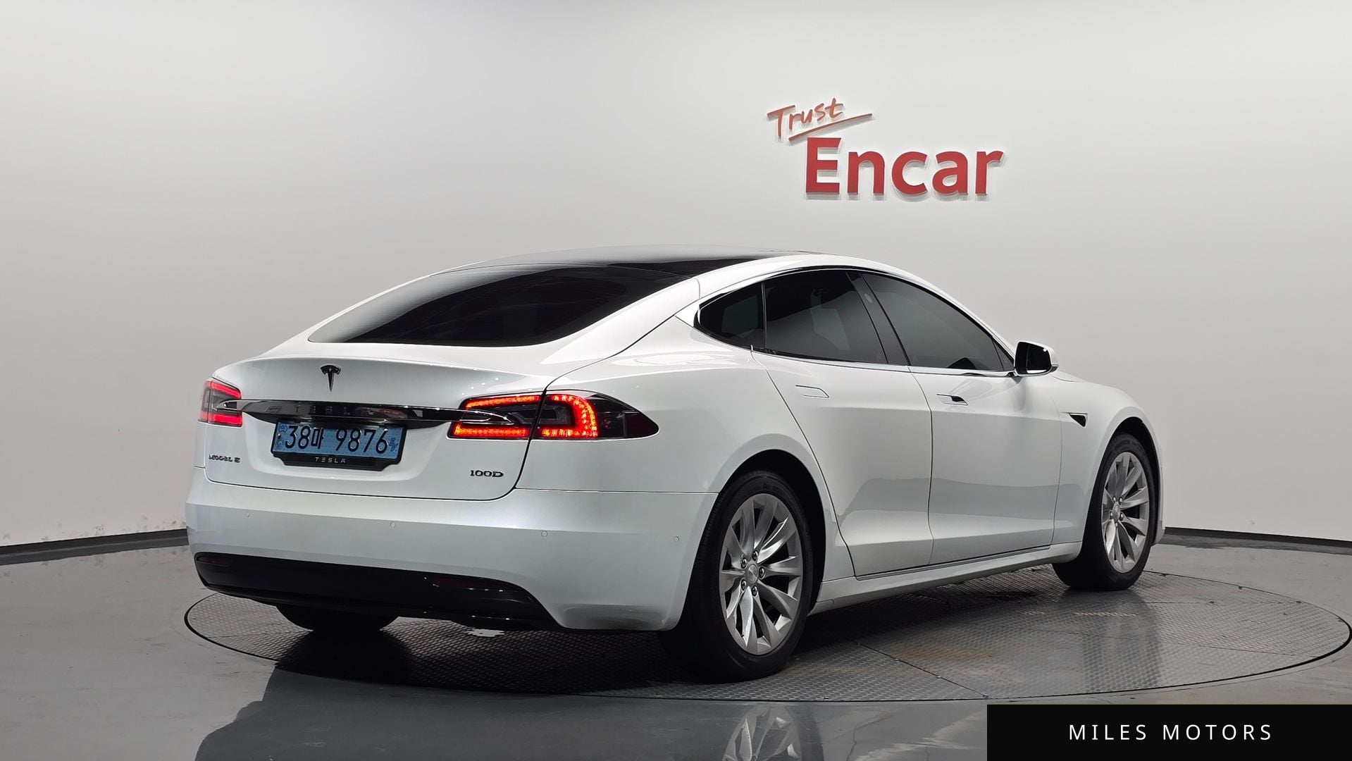 Tesla Model S 2019 — миниатюра 2