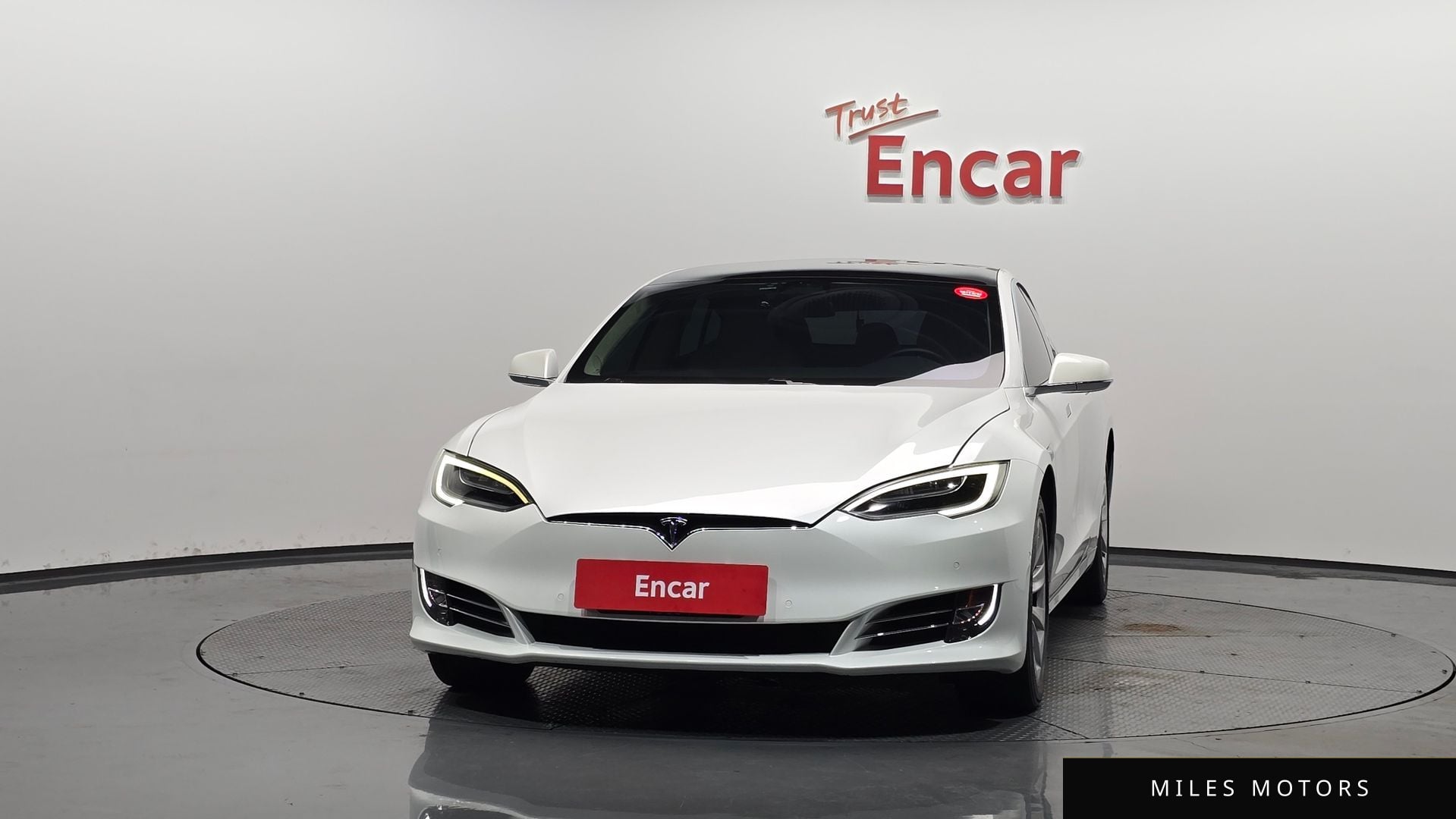 Tesla Model S 2019 — миниатюра 3
