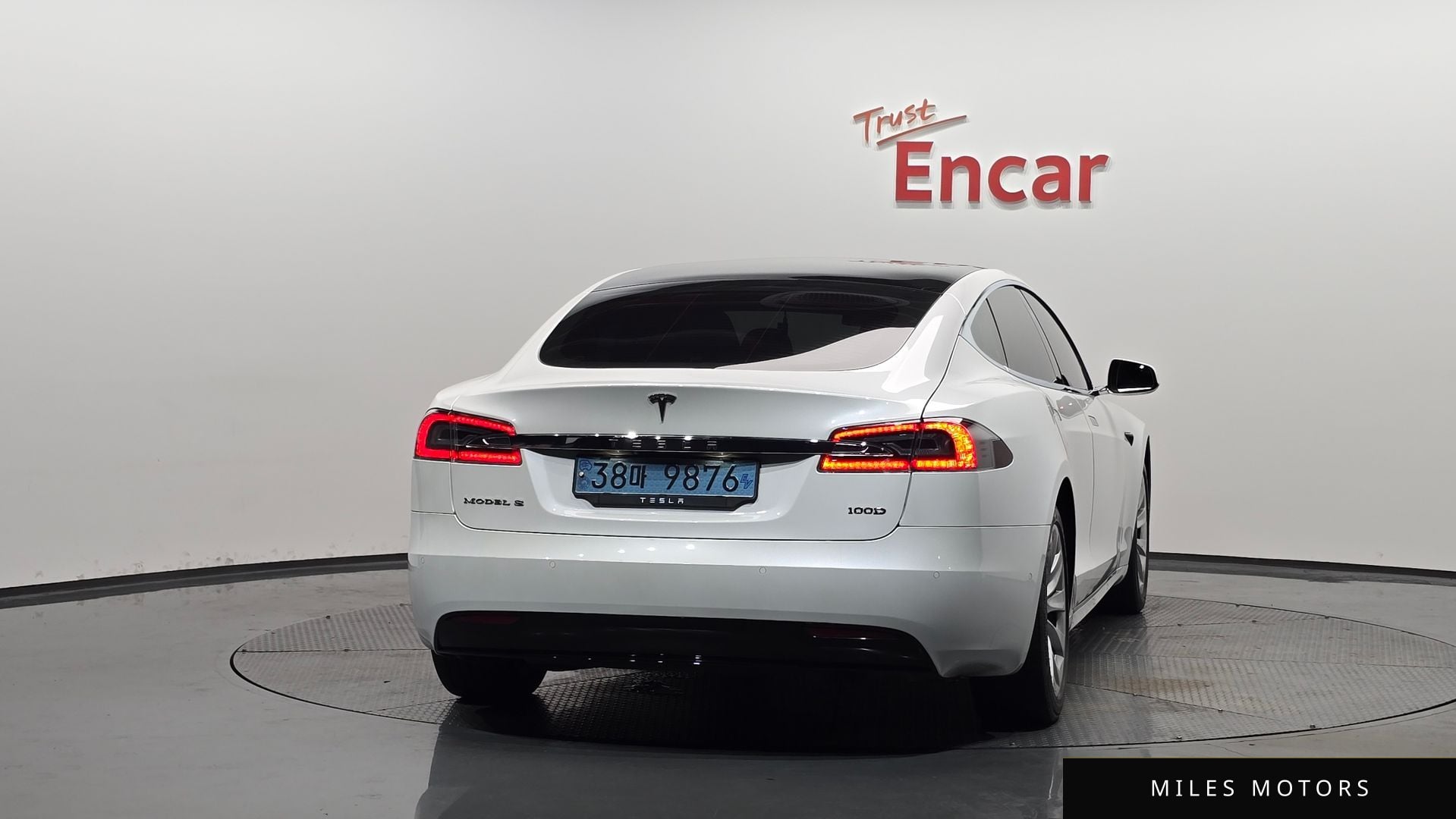 Tesla Model S 2019 — миниатюра 4