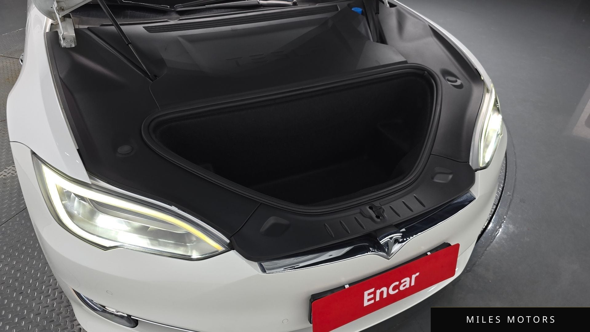 Tesla Model S 2019 — миниатюра 6