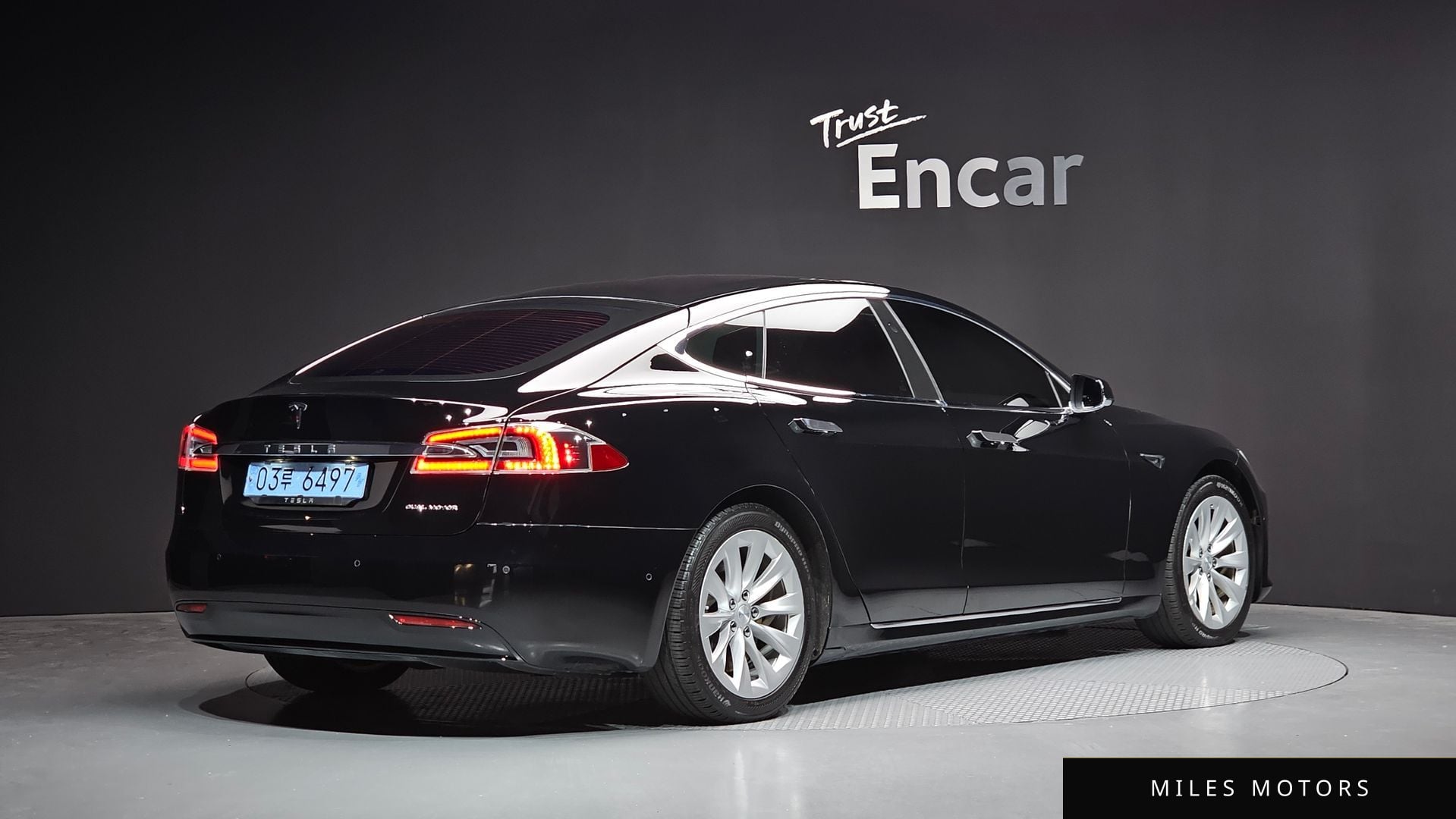 Tesla Model S 2020 — миниатюра 2