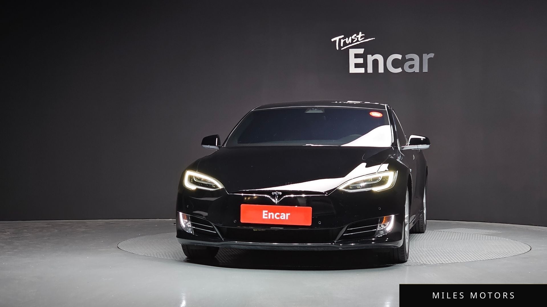 Tesla Model S 2020 — миниатюра 3