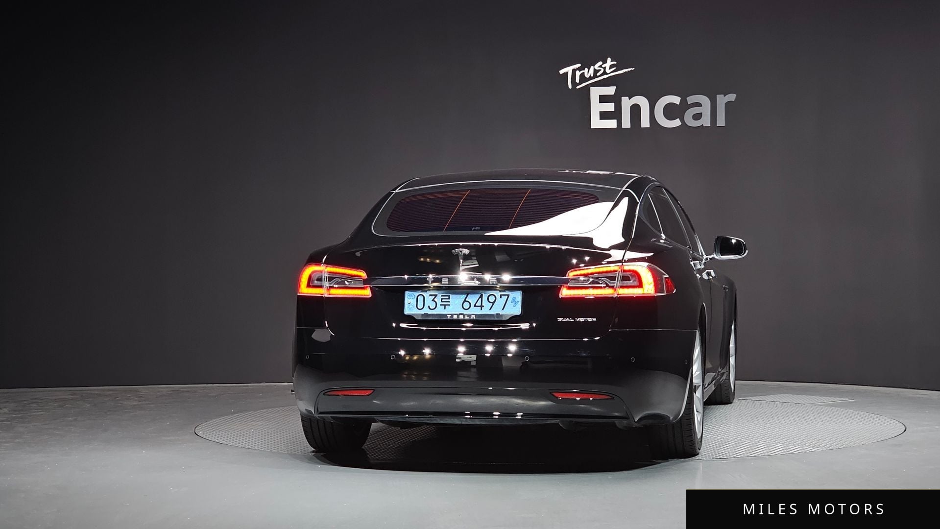 Tesla Model S 2020 — миниатюра 4