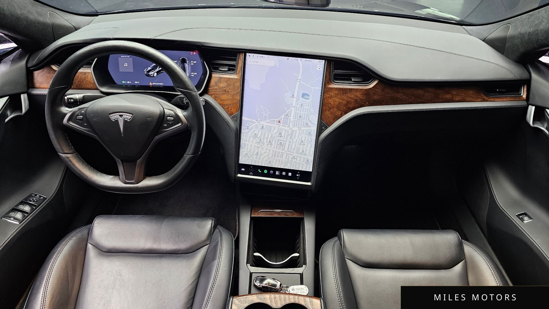 Tesla Model S 2020 — миниатюра 10
