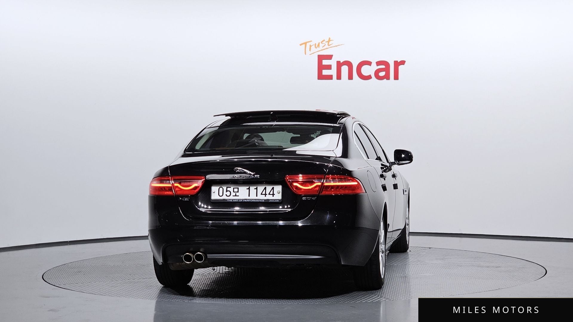 Jaguar XE 2017 — миниатюра 4