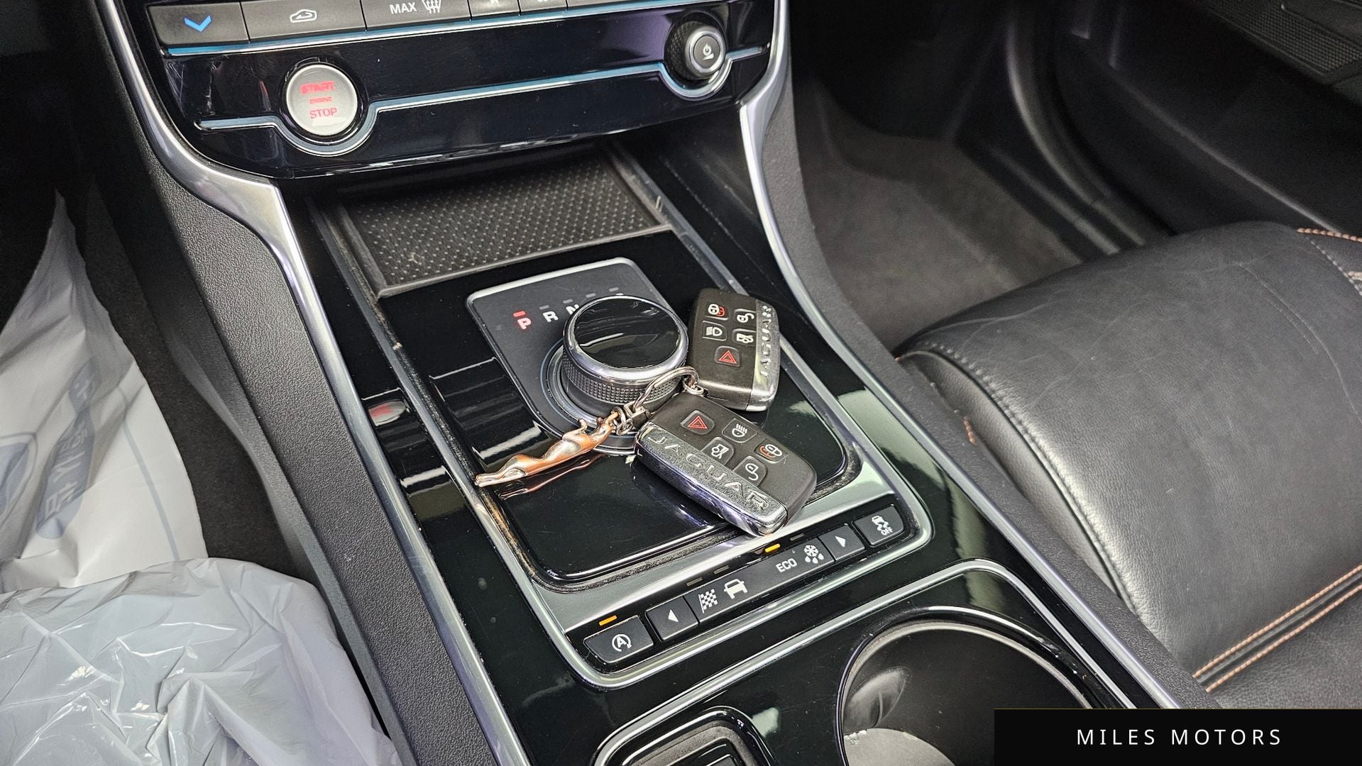 Jaguar XE 2017 — миниатюра 9