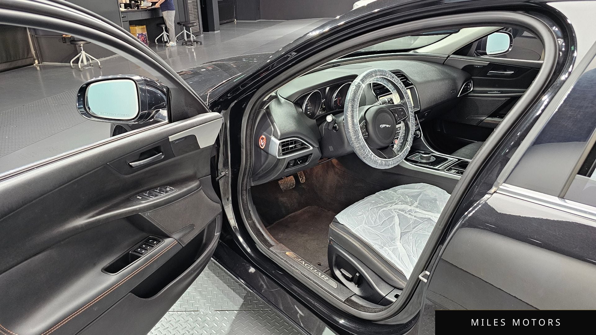 Jaguar XE 2017 — миниатюра 10