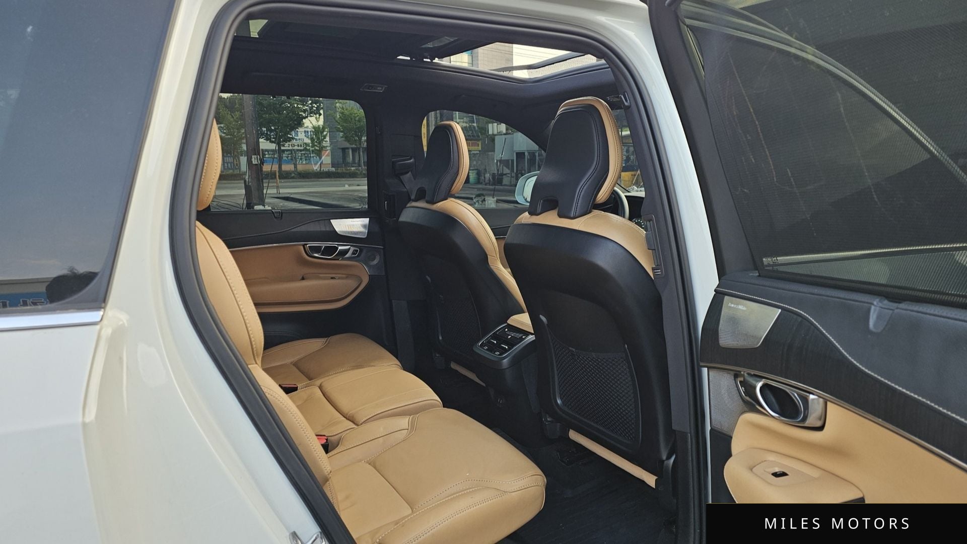 Volvo XC90 2022 — миниатюра 7