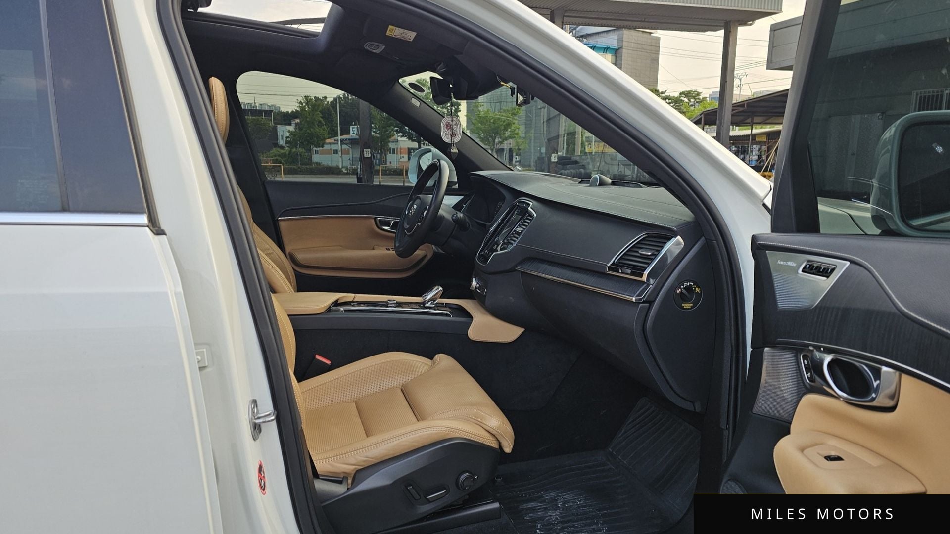Volvo XC90 2022 — миниатюра 8