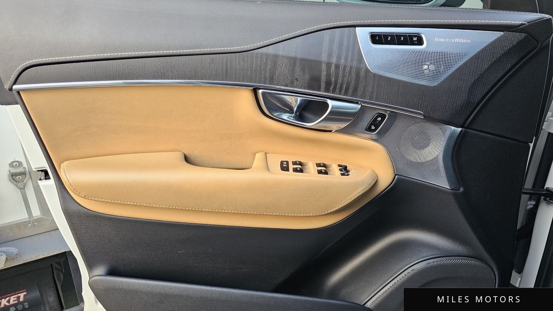 Volvo XC90 2022 — миниатюра 9