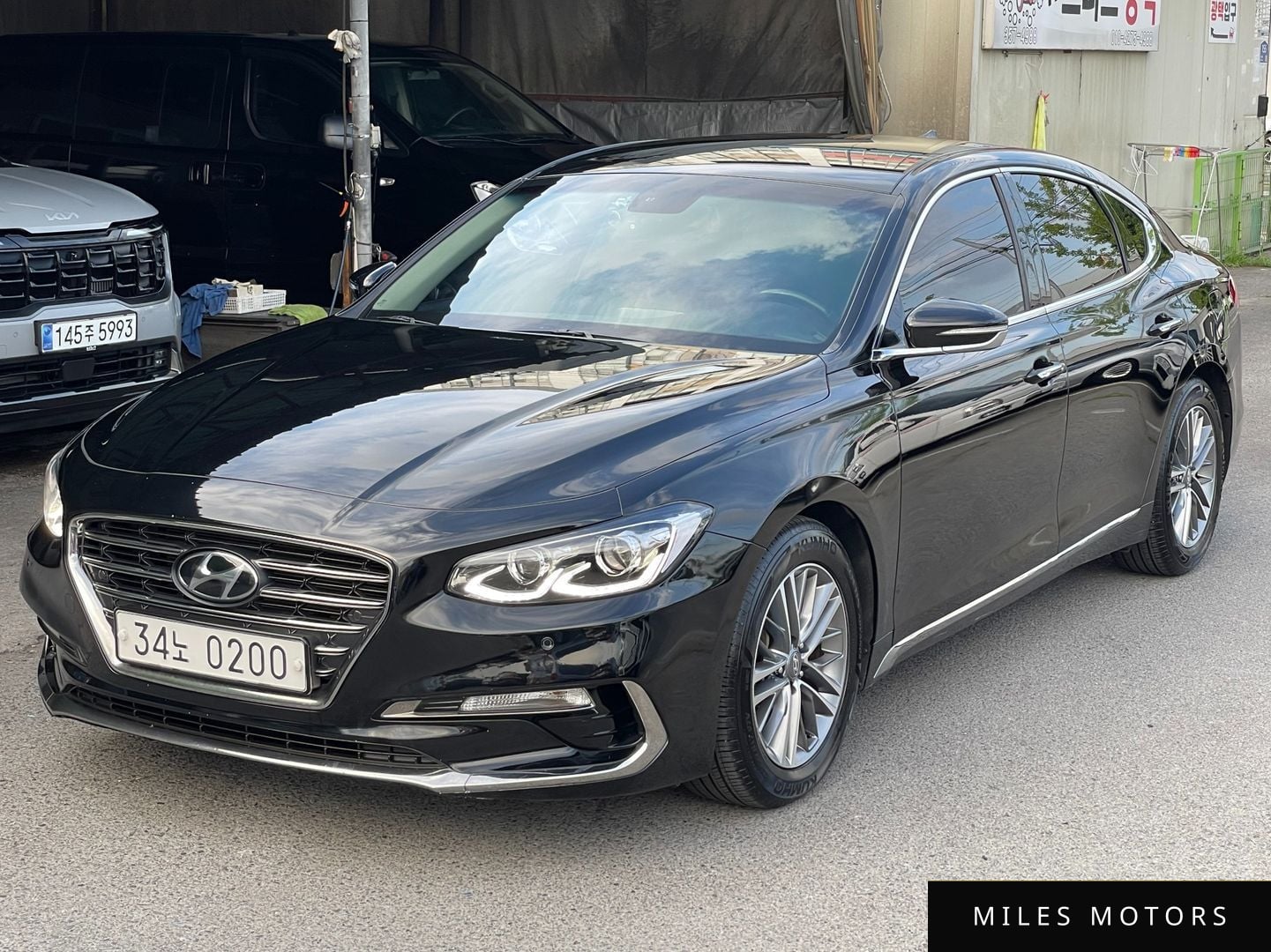 Hyundai Grandeur 2017 — фото 1 из 12