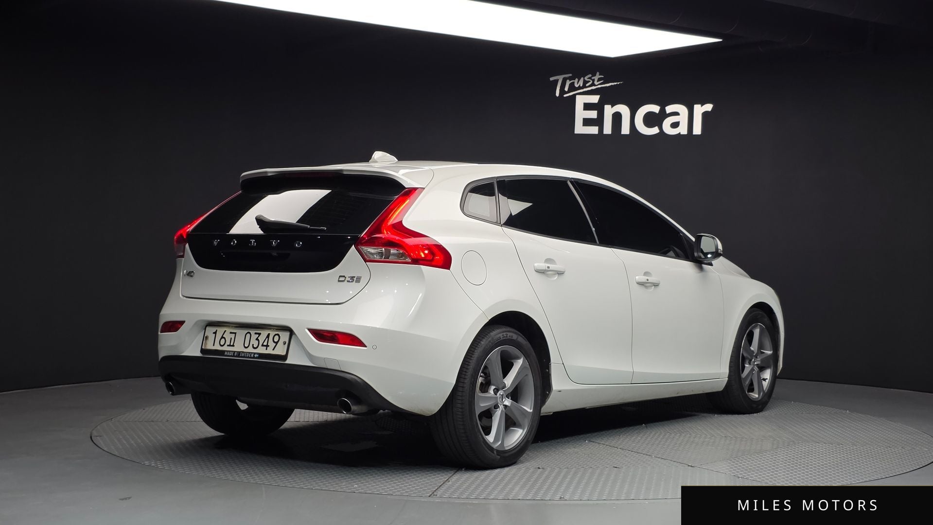 Volvo V40 2017 — миниатюра 2