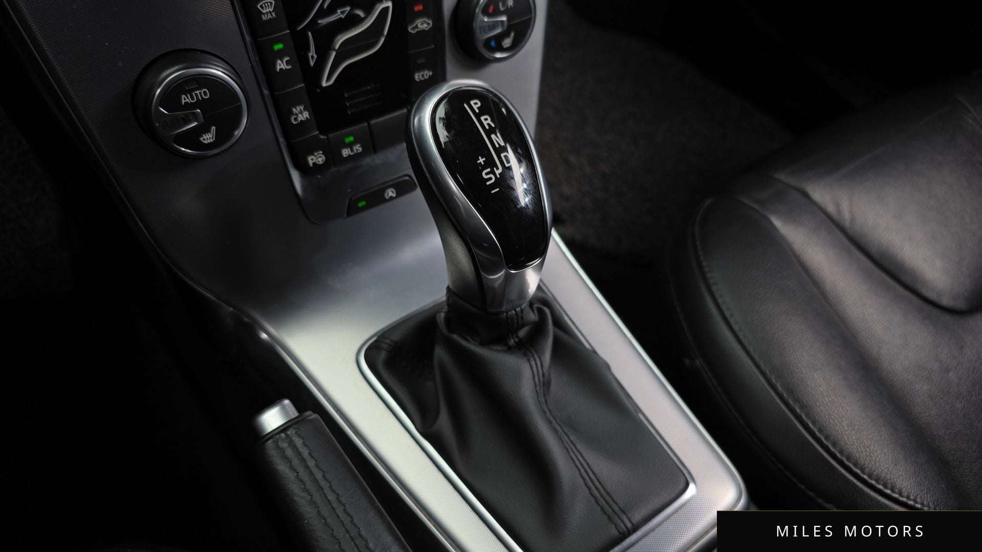 Volvo V40 2017 — миниатюра 9