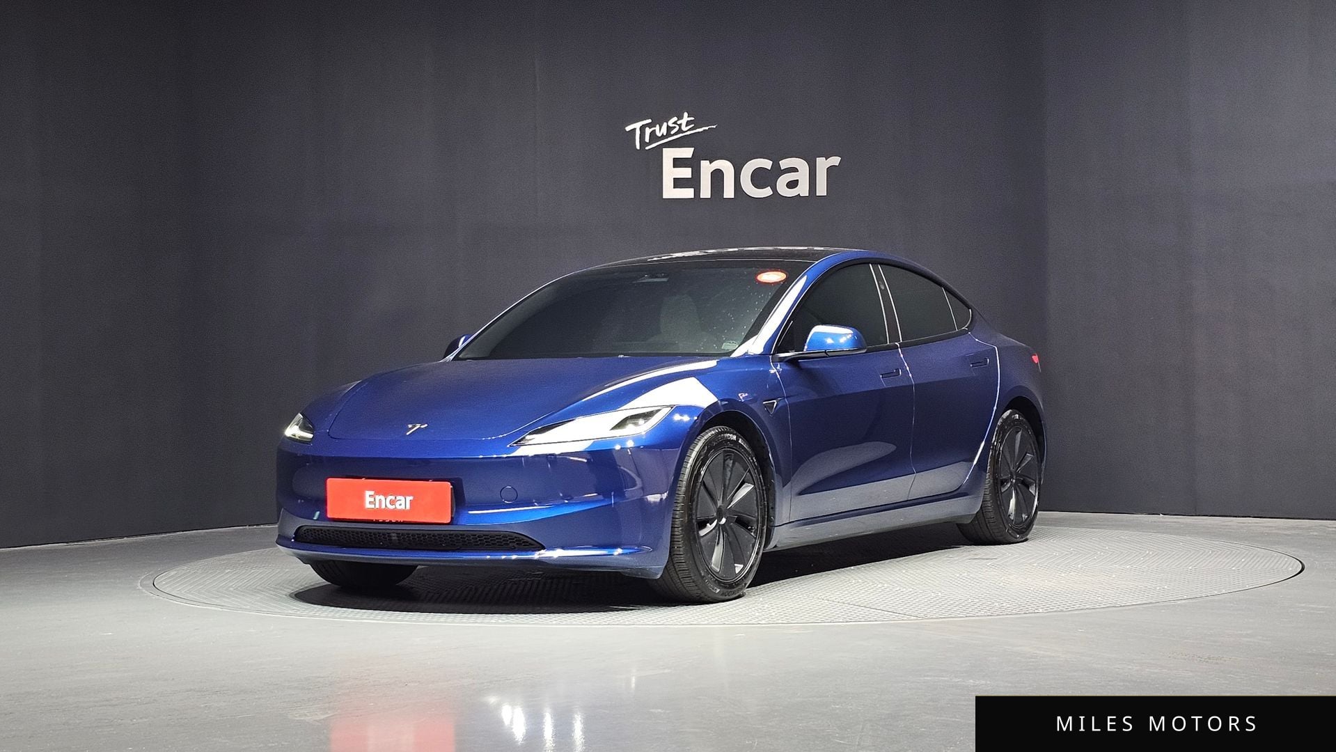 Tesla Model 3 2024 — фото 1 из 12