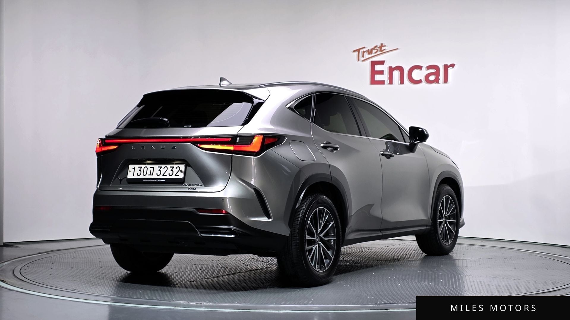 Лексус NX450h+ 2023 — миниатюра 2